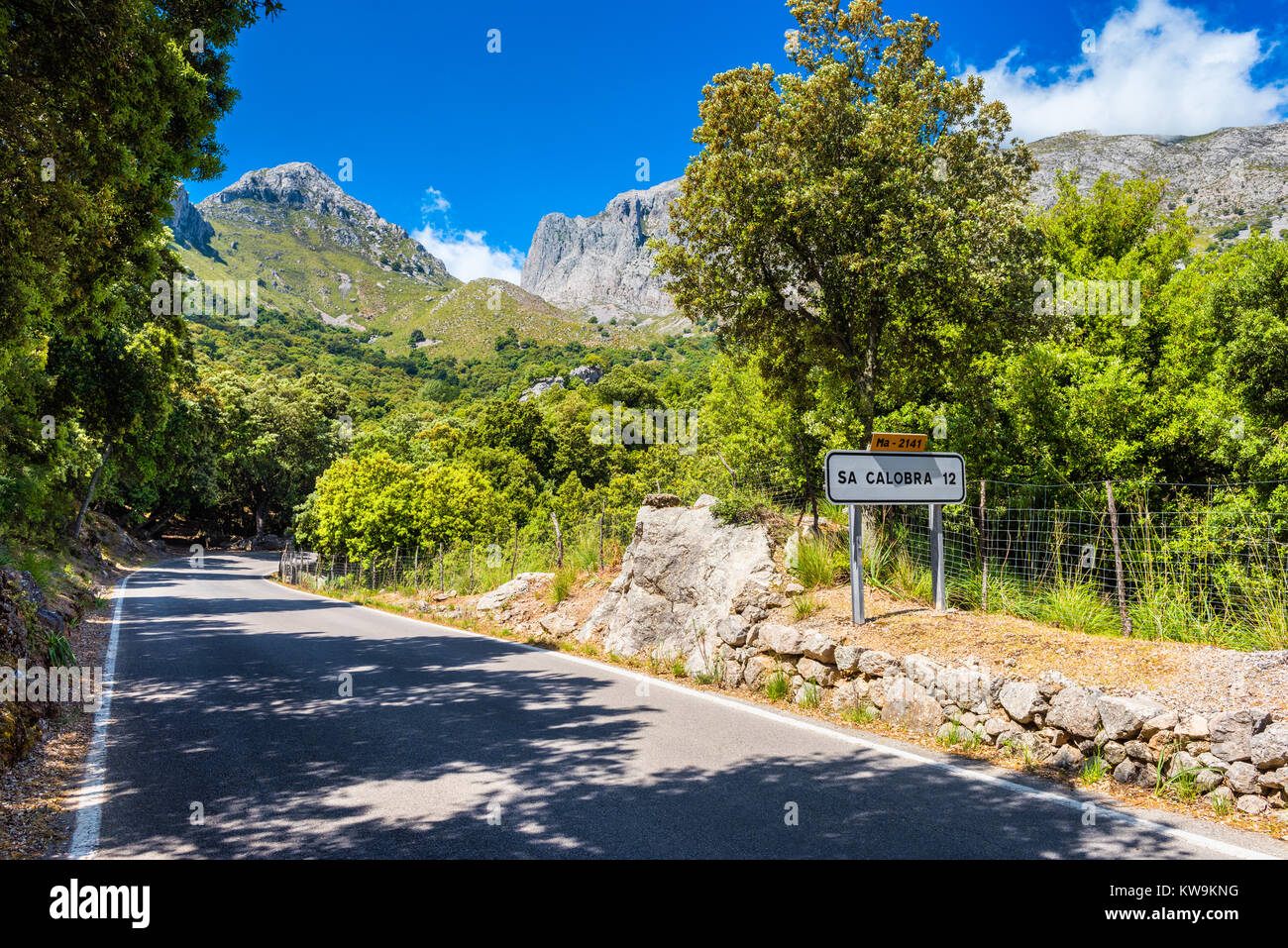 Strada per Sa Calobra, Mallorca, Spagna, famosa per i suoi molti forcine Foto Stock