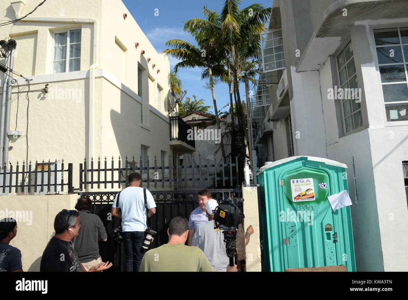 MIAMI, FL - gennaio 24: auto-proclamato re del Pop Justin Bieber Rintanato nella sua Miami "castello" con il padre - e rifiutando di andare a rehab on gennaio 24, 2014 a Miami in Florida. Persone: Justin Bieber Hotel Foto Stock