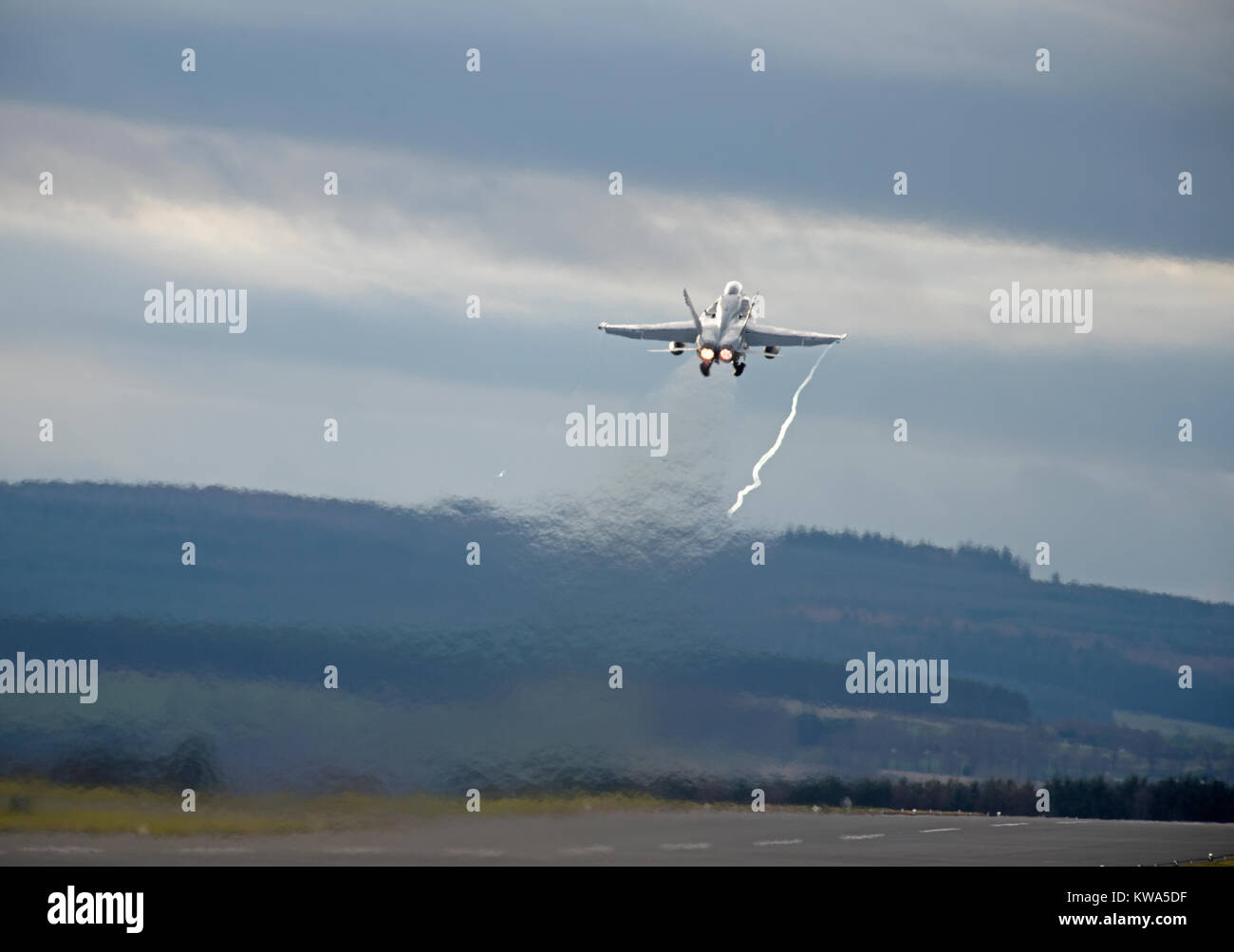 Swiss Air Force mcdonnell Douglas F18C/A Hornet veloce propulsori Twin Jet Fighter Aircraft.su 4 settimane di formazione pilota esercizio. Foto Stock