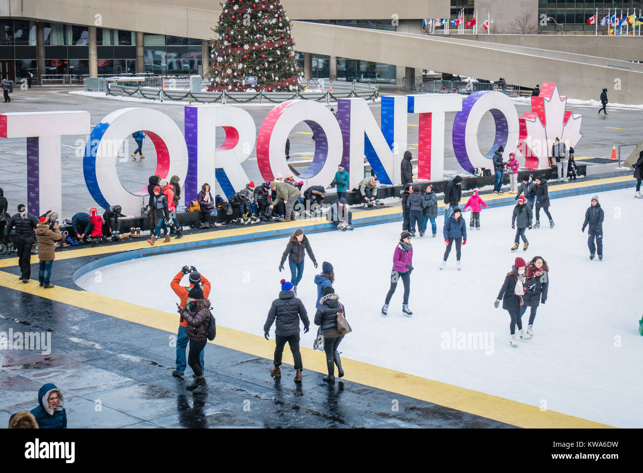 Toronto nathan phillips square inverno persone pattinaggio Foto Stock