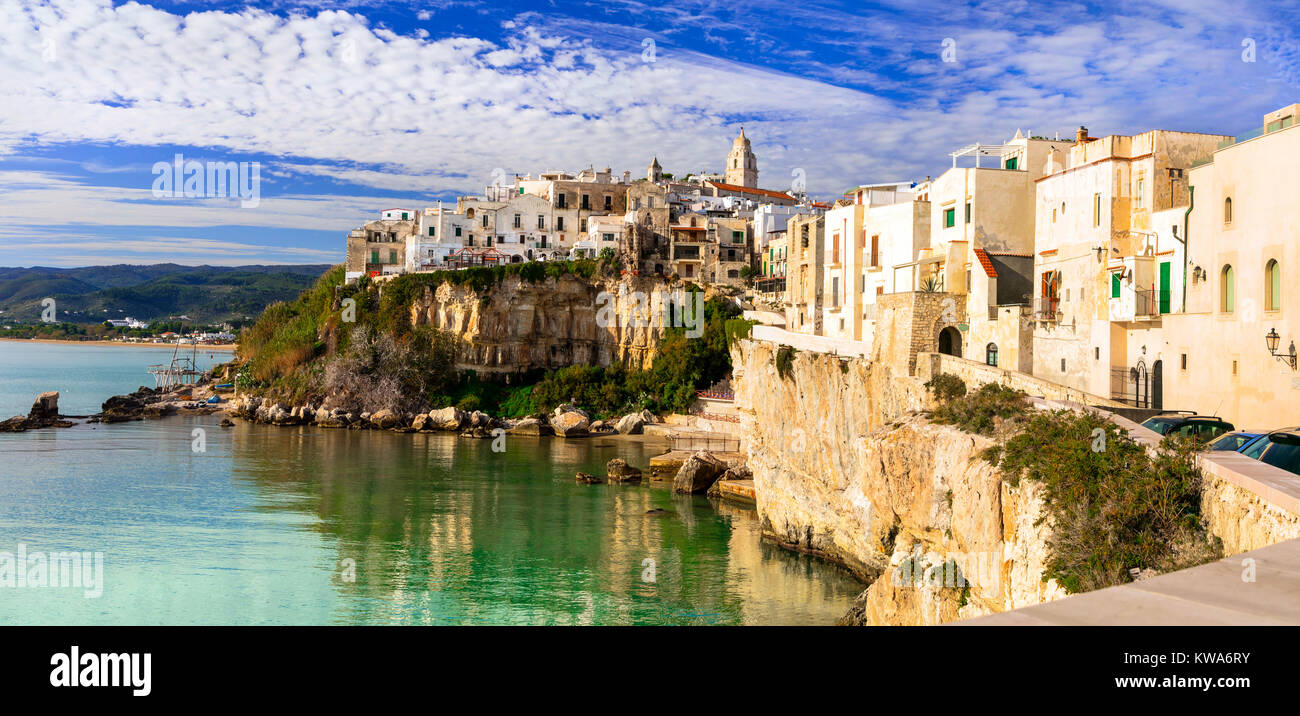 Bellissimo villaggio di Vieste,vicino a Foggia,Puglia,l'Italia. Foto Stock