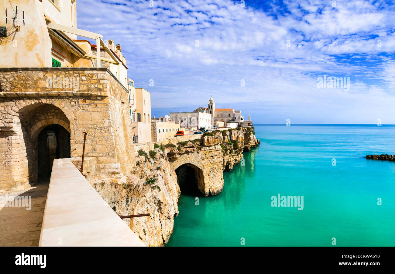 Impressionante villaggio Vieste,vista panoramica,Puglia,l'Italia. Foto Stock