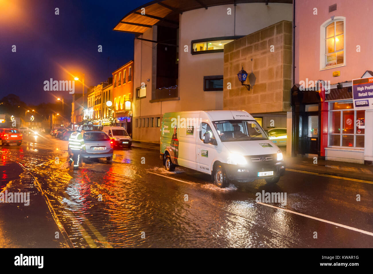 Bantry, Irlanda. Il 2 gennaio, 2018. Tempesta Eleanor ha colpito tutto il Sud Irlanda oggi con raffiche di 112kmh registrato presso il faro di Fastnet in West Cork. Arancione e giallo gli avvisi meteo sono a posto con più di allagamento e alta venti previsto. Credito: Andy Gibson/Alamy Live News. Foto Stock Bantry, Irlanda. Il 2 gennaio, 2018. Tempesta Eleanor ha colpito tutto il Sud Irlanda oggi con raffiche di 112kmh registrato presso il faro di Fastnet in West Cork. Arancione e giallo gli avvisi meteo sono a posto con più di allagamento e alta venti previsto. Credito: Andy Gibson/Alamy Live News. Foto Stock
