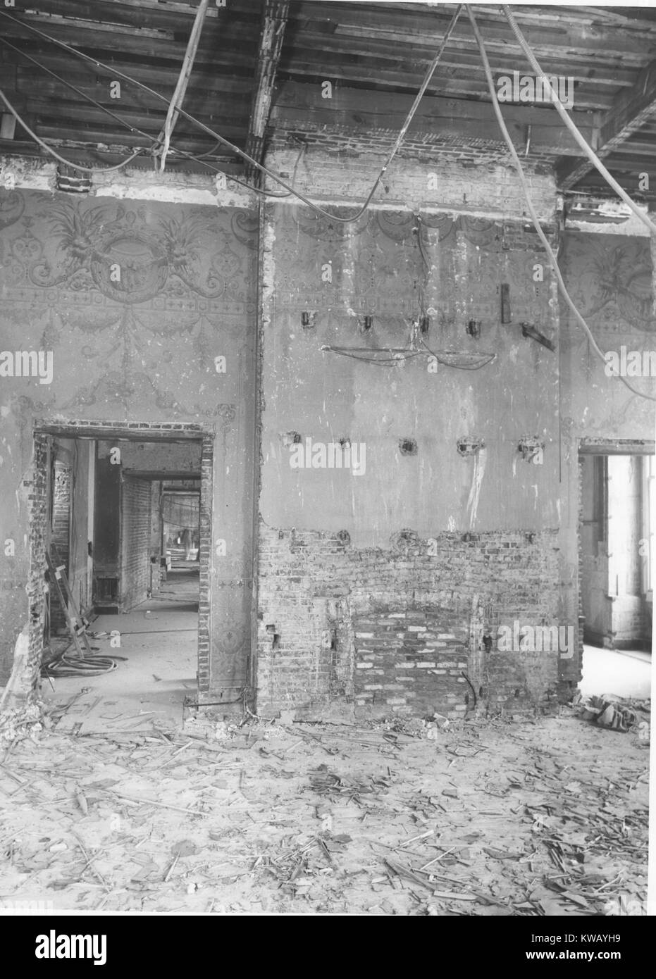 Parete Est dello stato sala da pranzo della casa bianca durante i lavori di ristrutturazione, Washington D.C, marzo 1950. Foto Stock