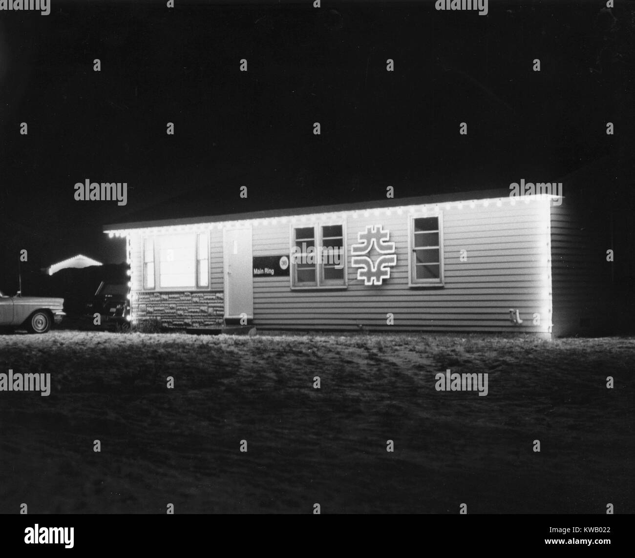 Stati Uniti National Agricultural Library building illuminato di notte, STATI UNITI D'AMERICA, 1968. () Foto Stock