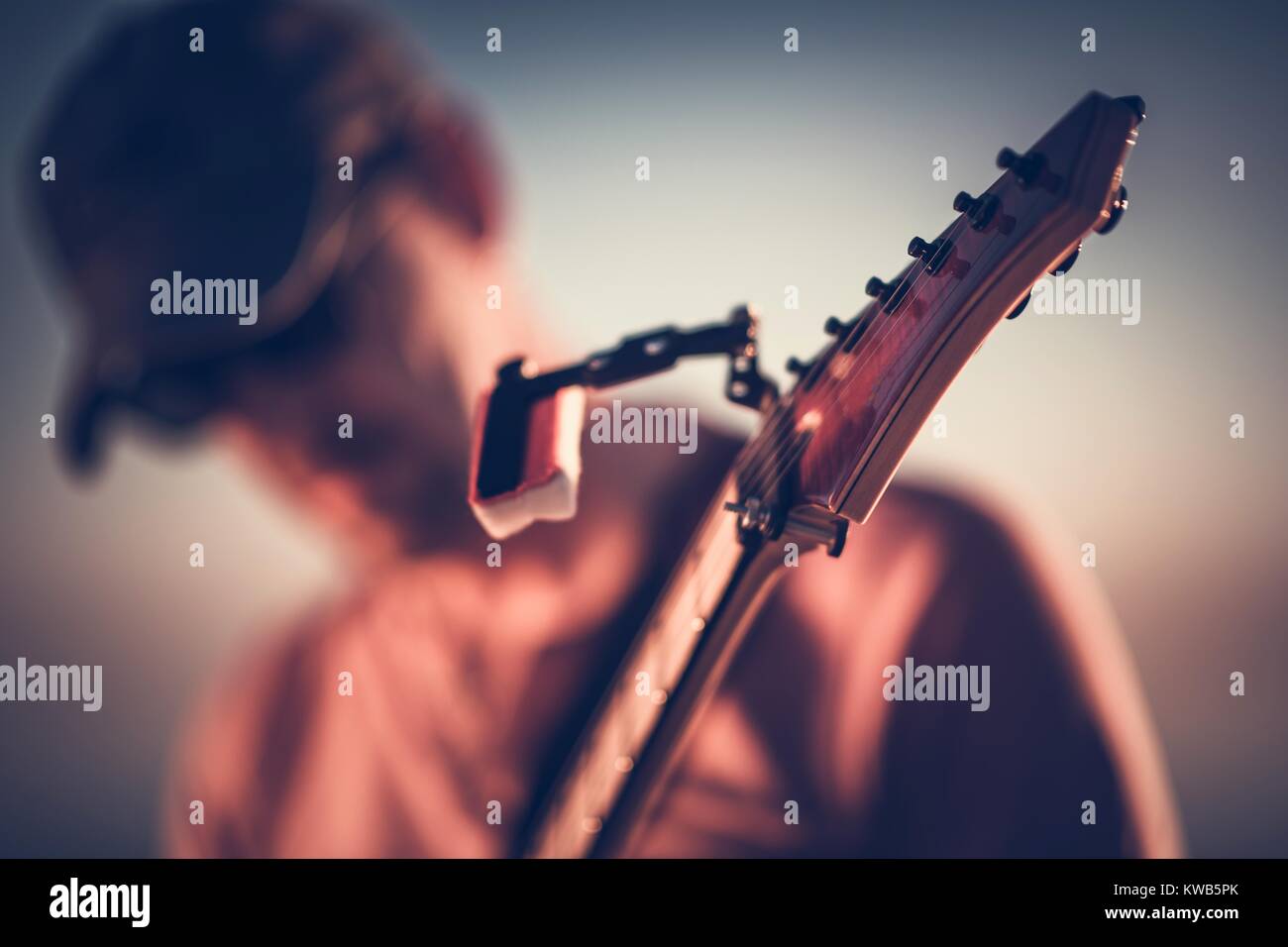 Chitarra elettrica a giocare i tasti Tuning paletta Closeup Foto Stock