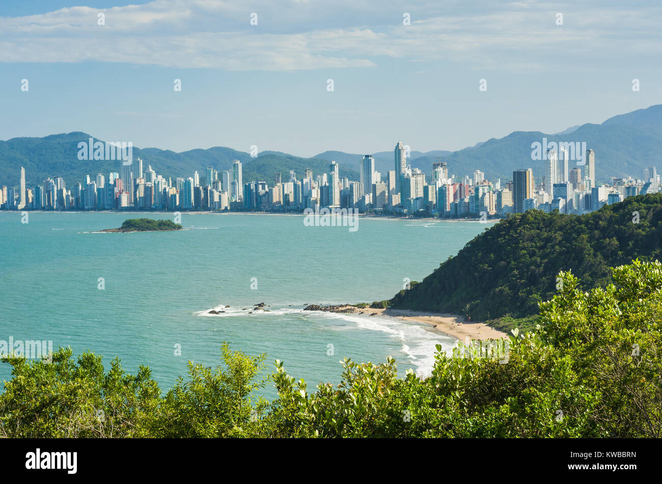 Foto aeree della spiaggia di Camboriú, Santa Catarina, Brasile. Foto Stock