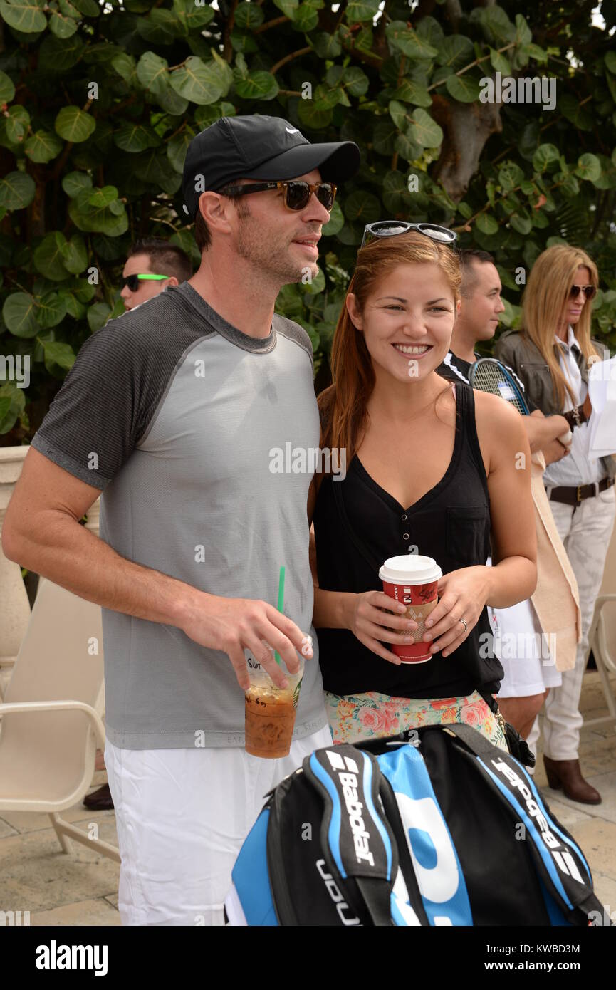 BOCA Raton, FL - novembre 15: Scott Foley Marika Dominczyk partecipa nel 2013 Chris Evert Pro-Celebrity classico del tennis al Boca Raton Resort nel novembre 15, 2013 in Boca Raton, Florida. Persone: Scott Foley Marika Dominczyk Foto Stock