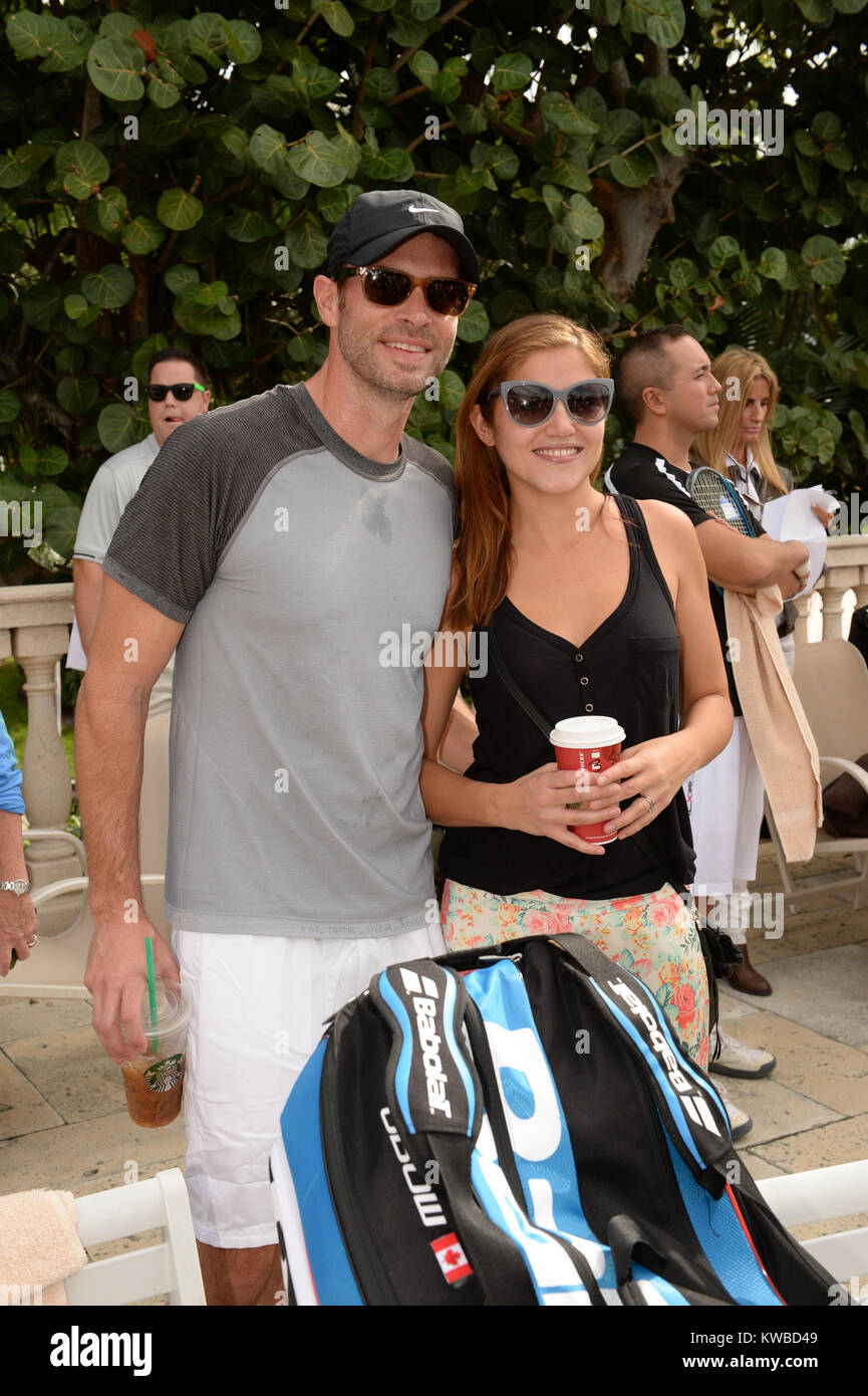 BOCA Raton, FL - novembre 15: Scott Foley Marika Dominczyk partecipa nel 2013 Chris Evert Pro-Celebrity classico del tennis al Boca Raton Resort nel novembre 15, 2013 in Boca Raton, Florida. Persone: Scott Foley Marika Dominczyk Foto Stock