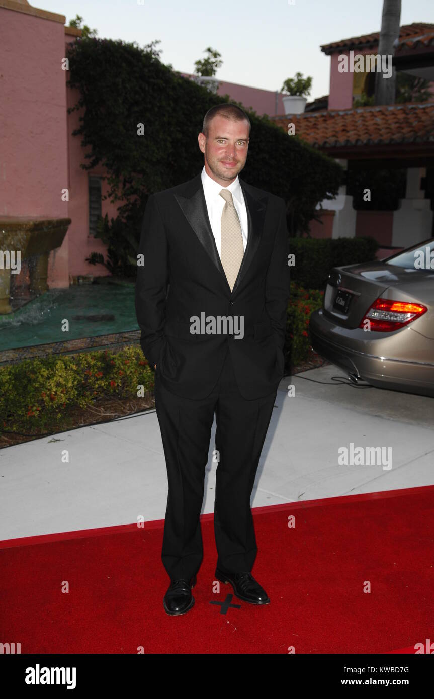 DELRAY Beach, FL - novembre 06: Scott Foley assiste il Chris Evert e Raymond James cocktail alla reception al Boca Raton Resort & Club il 6 novembre 2010 in Boca Raton, Florida. Persone: Scott Foley Foto Stock