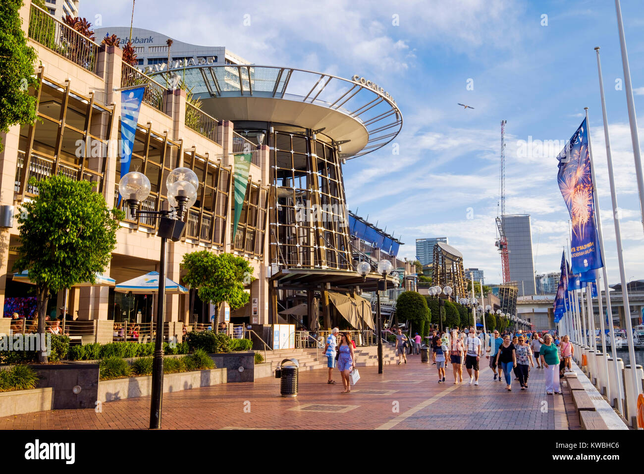 Il Cockle Bay Wharf a Darling Harbour (porto), Sydney, Australia, molto popolare attrazione turistica, waterfront cafes e ristoranti Foto Stock