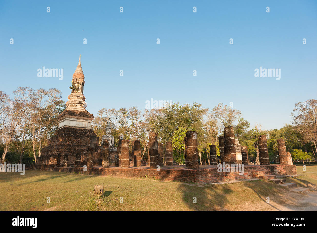 La struttura la rovina di Traphang ngoen-tempio di Sukhothai Historical Park, Thailandia Foto Stock
