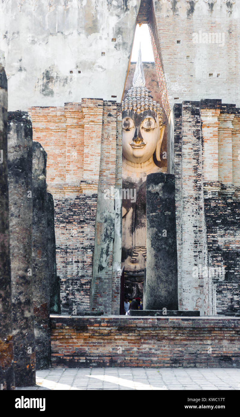 La struttura la rovina di Sri Chum tempio di Sukhothai Historical Park, Thailandia Foto Stock