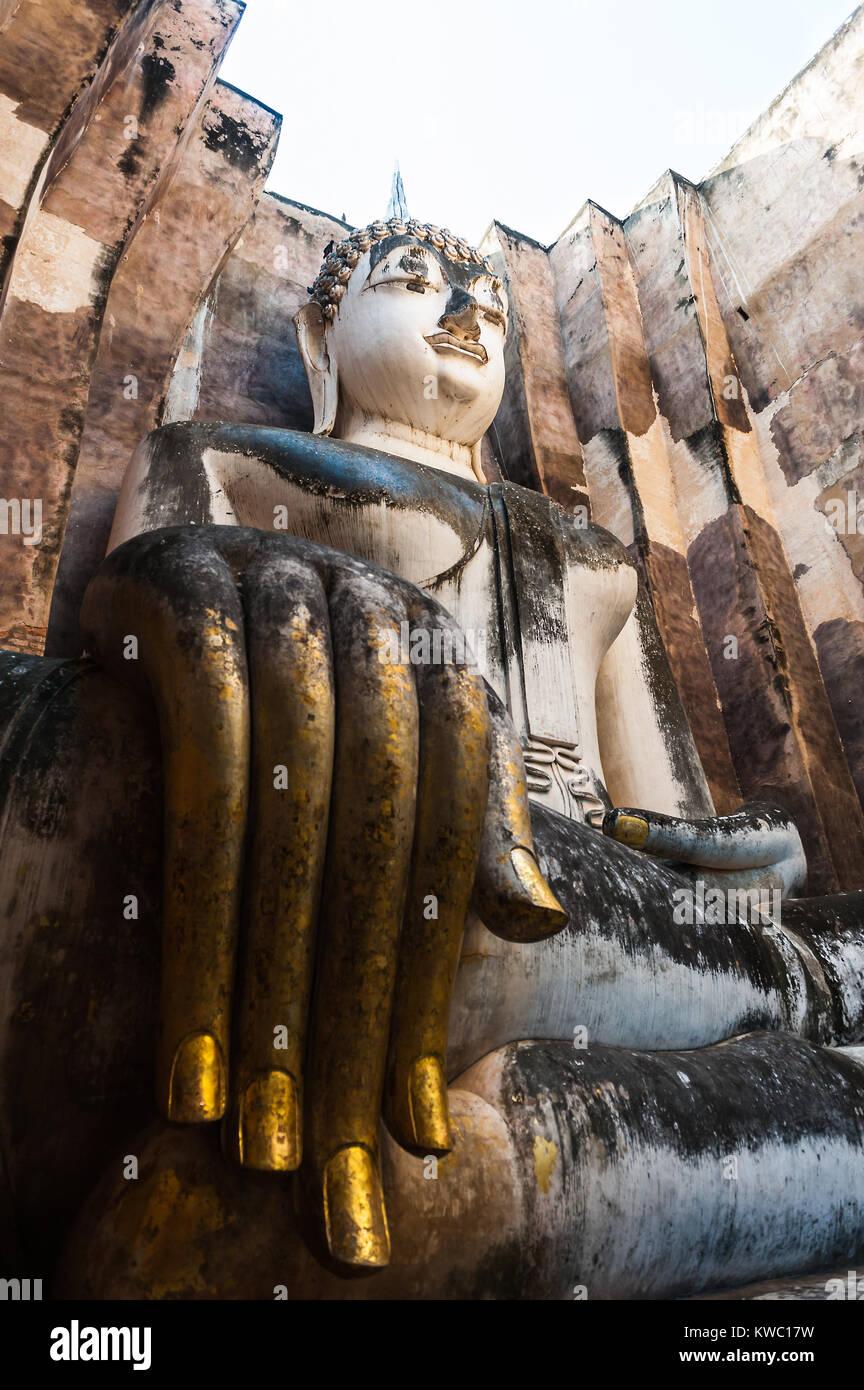 La struttura la rovina di Sri Chum tempio di Sukhothai Historical Park, Thailandia Foto Stock