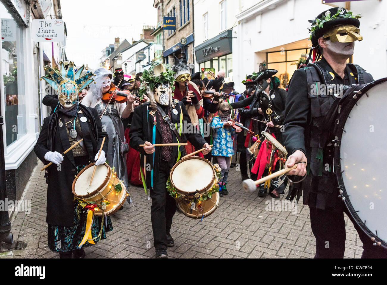 Il Festival Montol in Penzance per celebrare il solstizio d'inverno. Foto Stock