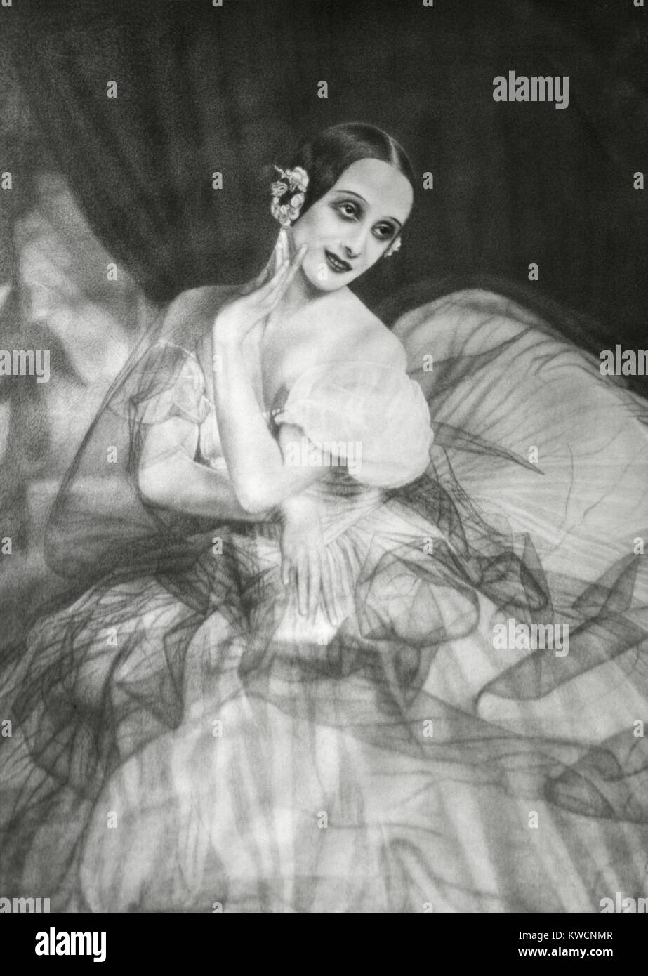 Anna Pavlova, principal dancer del Balletto Imperiale Russo. Dopo la stampa di un dipinto di Dorothea Cordes. CA. 1910-20. - (BSLOC 2014 17 192) Foto Stock