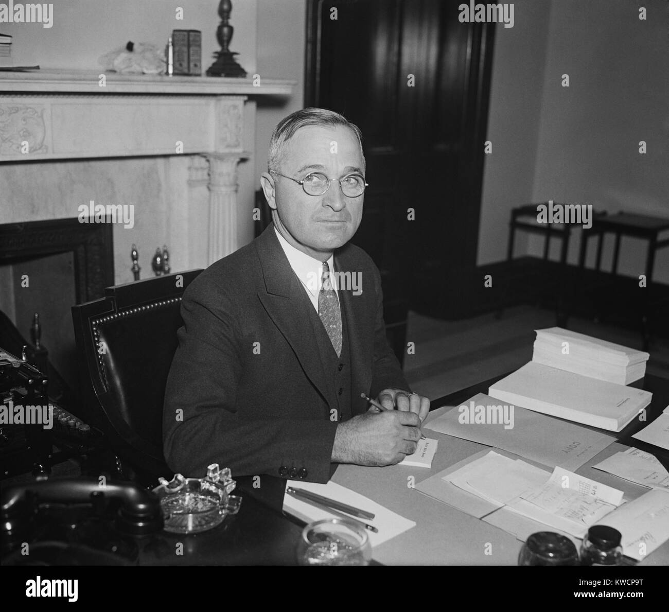 Il senatore Harry Truman nel 1934 o 1935. Il trasporto Wheeler-Truman Act del 1940, è stato il Missouri Senator's solo legislativa conseguimento nel suo primo mandato. - (BSLOC 2014 15 6) Foto Stock