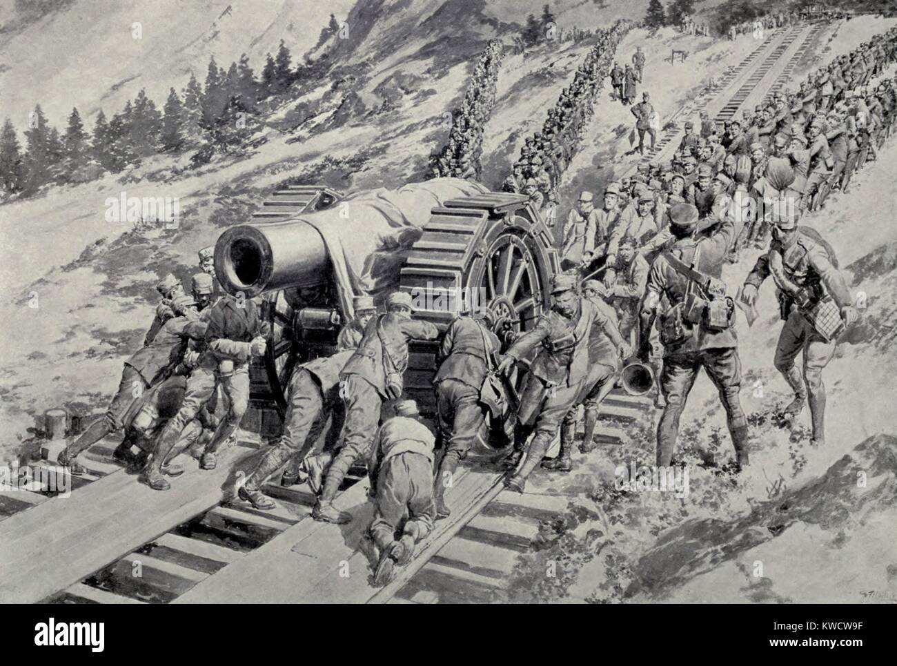 Guerra Mondiale 1 in italiano e in Austria Alpi. I soldati italiani tira un mostro la pistola fino il versante alpino nella campagna invernale 1915-16. (BSLOC 2013 1 31) Foto Stock
