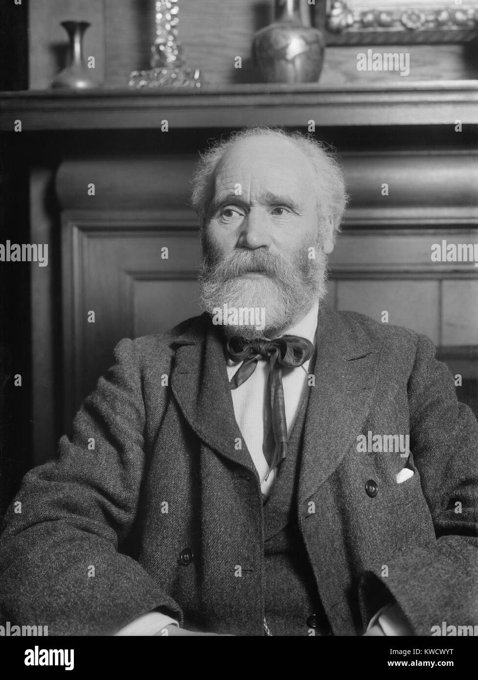 Scottish Keir Hardie è servita come una sinistra membro del Parlamento dal 1892-1895, 1900-1915. Egli era figlio illegittimo di un servo girl, un minatore di carbone all'età 11, e lui stesso ha insegnato a leggere all'età 17. Egli si è espresso a favore dei diritti della donna, la scuola gratuita, pensioni, Indiana (BSLOC 2017 1 66) Foto Stock
