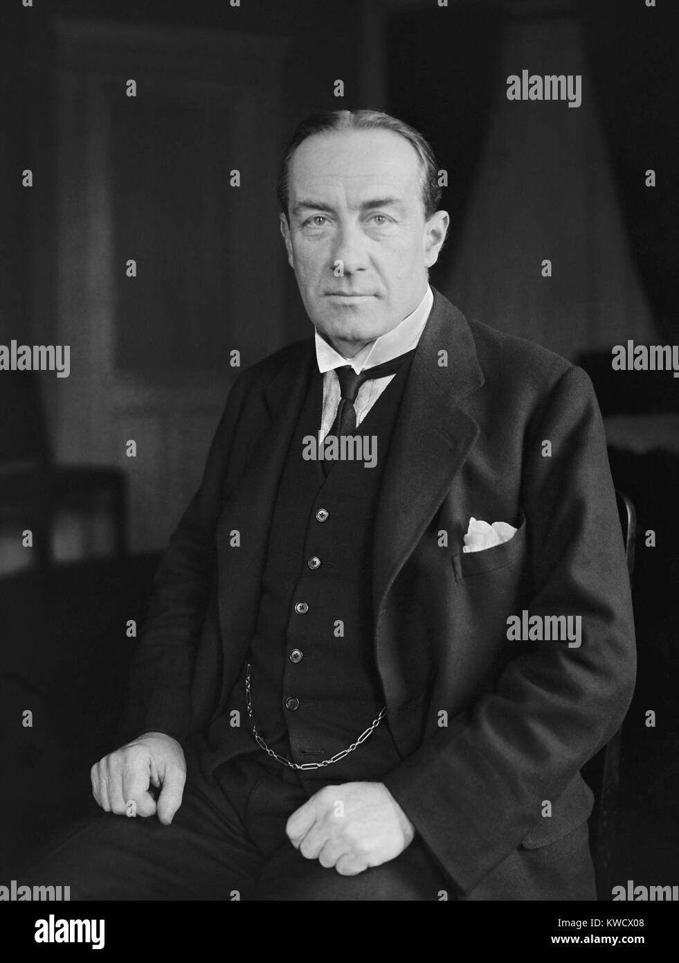 Stanley Baldwin, British Primo Ministro conservatore, maggio 1923. Egli sarebbe stato il primo ministro due volte di più negli anni venti e trenta. Egli curò l'allentamento dei legami imperiale con il Canada, in Australia e in Nuova Zelanda e il governo dell India Act 1935, inc (BSLOC 2017 1 71) Foto Stock