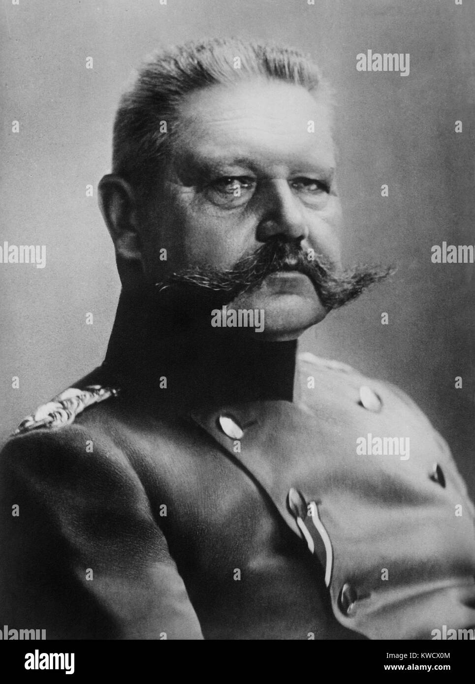 General Paul von Hindenburg, 1915, tedesco e militare de facto leader politico durante la guerra mondiale 1 (BSLOC 2017 1 8) Foto Stock