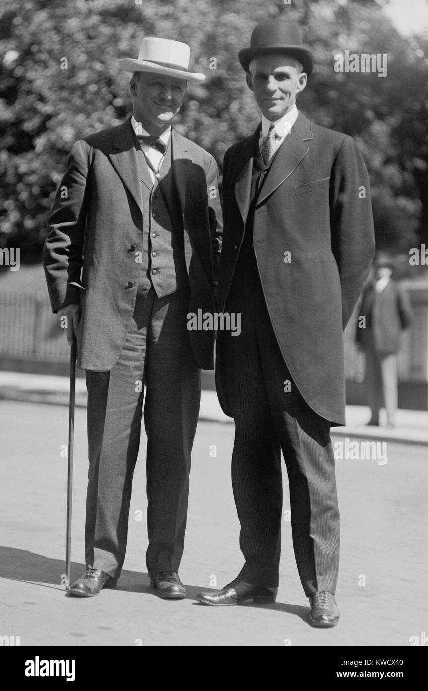 Il segretario della Marina Josephus Daniels e Henry Ford ha annunciato un contratto per 100 Eagle sommergibile Motovedette nel 1918. Solo 60 sono state costruite a causa il nov. 1918 Armistizio (BSLOC 2017 2 146) Foto Stock