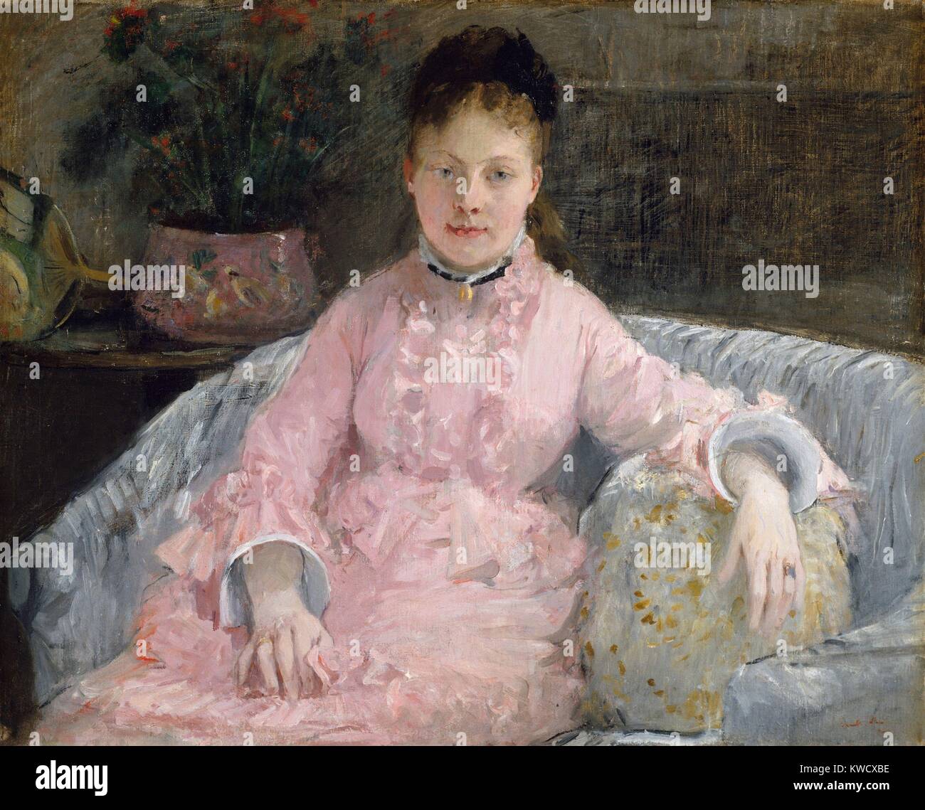 L'abito rosa, da Berthe Morisot, 1870, impressionista francese pittura, olio su tela. Morisot ha iniziato a studiare pittura all'età 16 ed è stato influenzato da Corot a dipingere paesaggi en plein air nei primi 1860s. Questa tela è stata dipinta con due anni nella sua amicizia artistica con Manet, quando ha adottato il stile impressionista (BSLOC 2017 3 125) Foto Stock