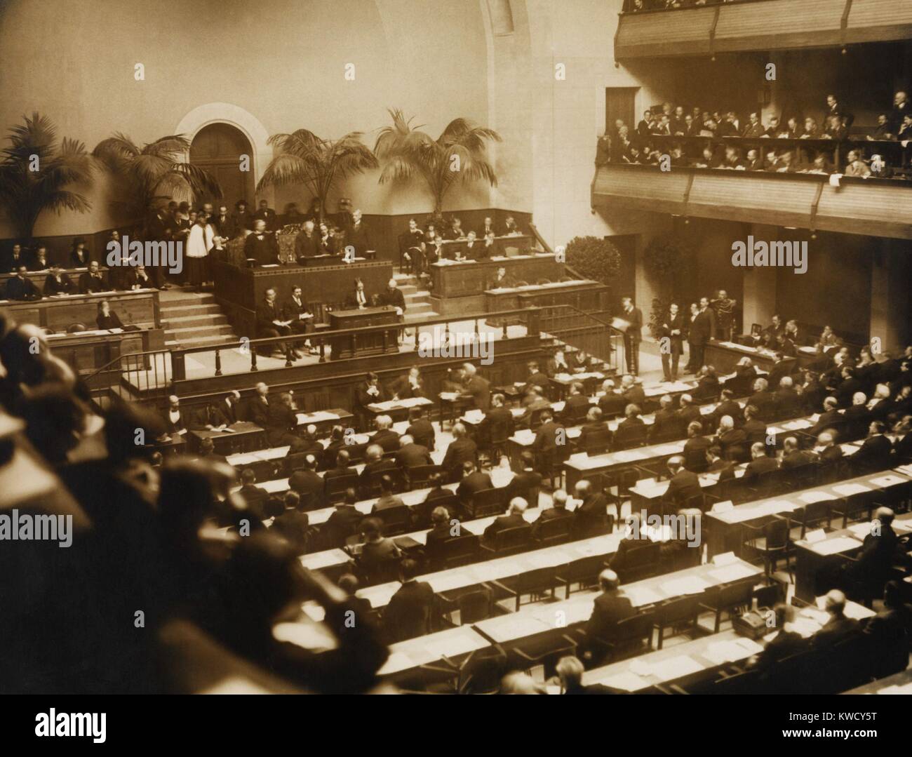 Apertura ufficiale della Lega delle Nazioni, Ginevra, Svizzera, nov. 15, 1920 (BSLOC 2017 1 31) Foto Stock