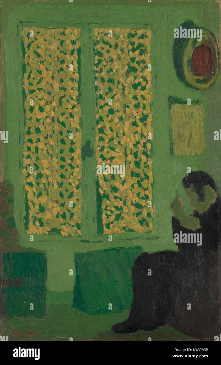 Il verde interno, da Edouard Vuillard, 1891, francese Post-Impressionist pittura, olio su cartone. Anche chiamato, figura insediato da una finestra drappeggiate, fu dipinto un anno dopo l'artista ha aderito al Nabis, un gruppo di artisti ispirati da Gauguin (BSLOC 2017 5 97) Foto Stock