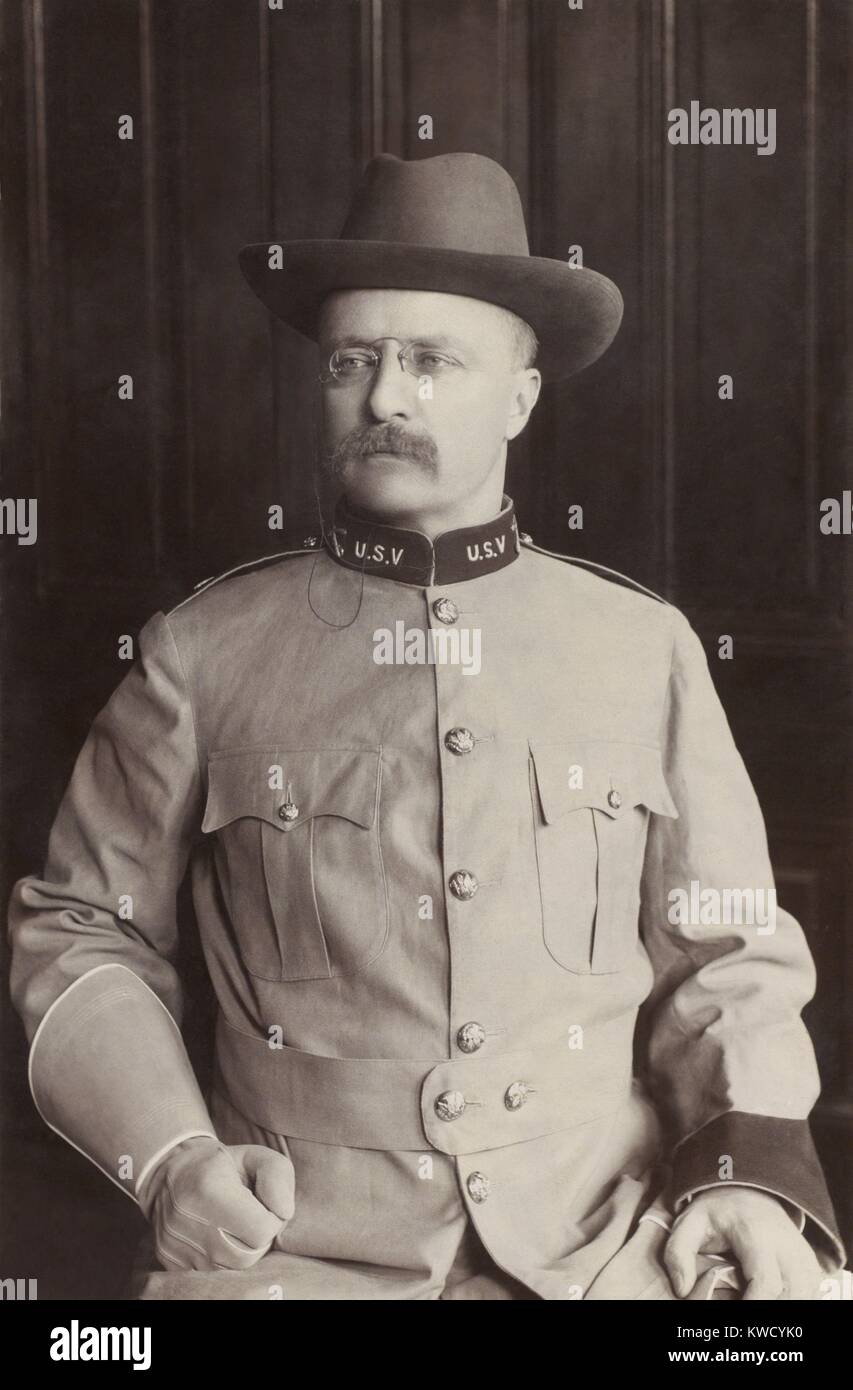 Col. Theodore Roosevelt in uniforme di 1 Stati Uniti volontario di cavalleria, Agosto 8, 1898. Foto di Frances Benjamin Johnston (BSLOC 2017 6 34) Foto Stock