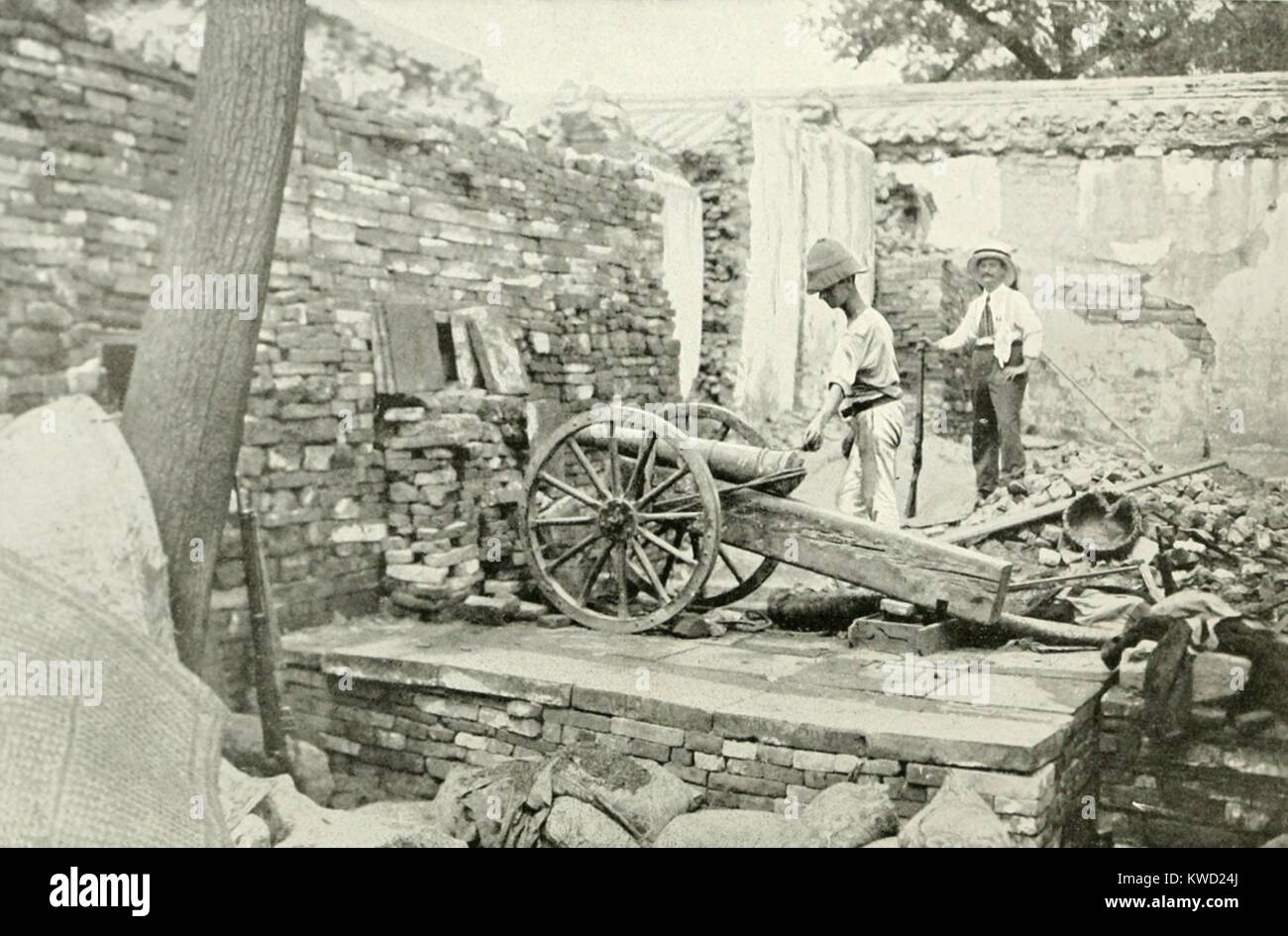 La pistola internazionale, di Beijings di legazione straniera, è stato jerry-truccate a fuoco da un tiratore marini. Durante la difesa della comunità diplomatica, l'annata 1858 pistola è stato sparato al boxer ribelli e l'esercito cinese, dai primi di luglio fino a mezz'Agosto, 1900. Il film del 1963, 55 giorni a Pechino, è stato basato sulla guerra (BSLOC 2017 20 14) Foto Stock