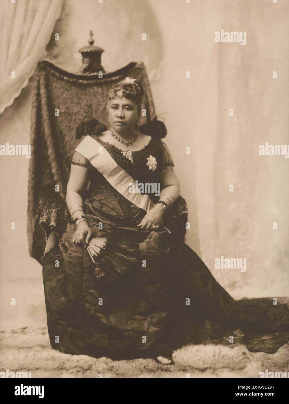 Regina Liliuokalani, ultimo sovrano di Hawaiian Kamehameha Dinastia, 1891. Ella fu deposto in un colpo di stato detat a gennaio 17, 1893. Foto di Franz-Otto-Koch (BSLOC 2017 20 60) Foto Stock