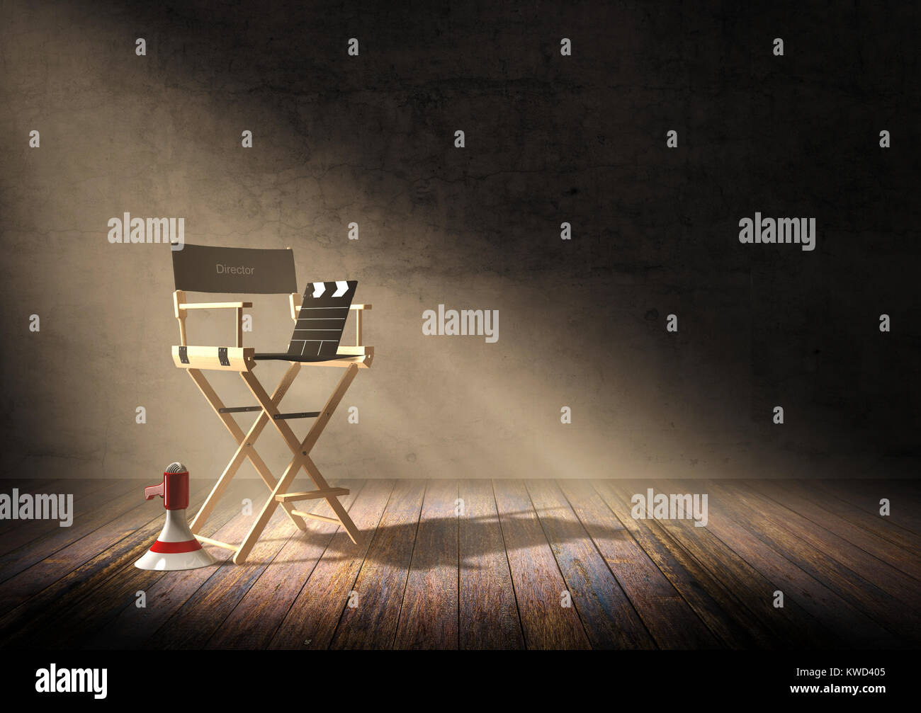 Direttore di sedia con battaglio board e megafono in camera oscura scena con luce di Spotlight, rendering 3D Foto Stock