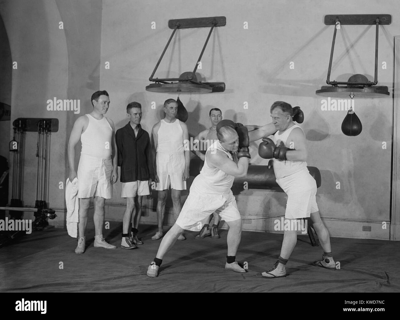 Congressional incontro di boxe con gli spettatori presso la palestra in Campidoglio. Dic. 15, 1923. (BSLOC 2015 16 111) Foto Stock