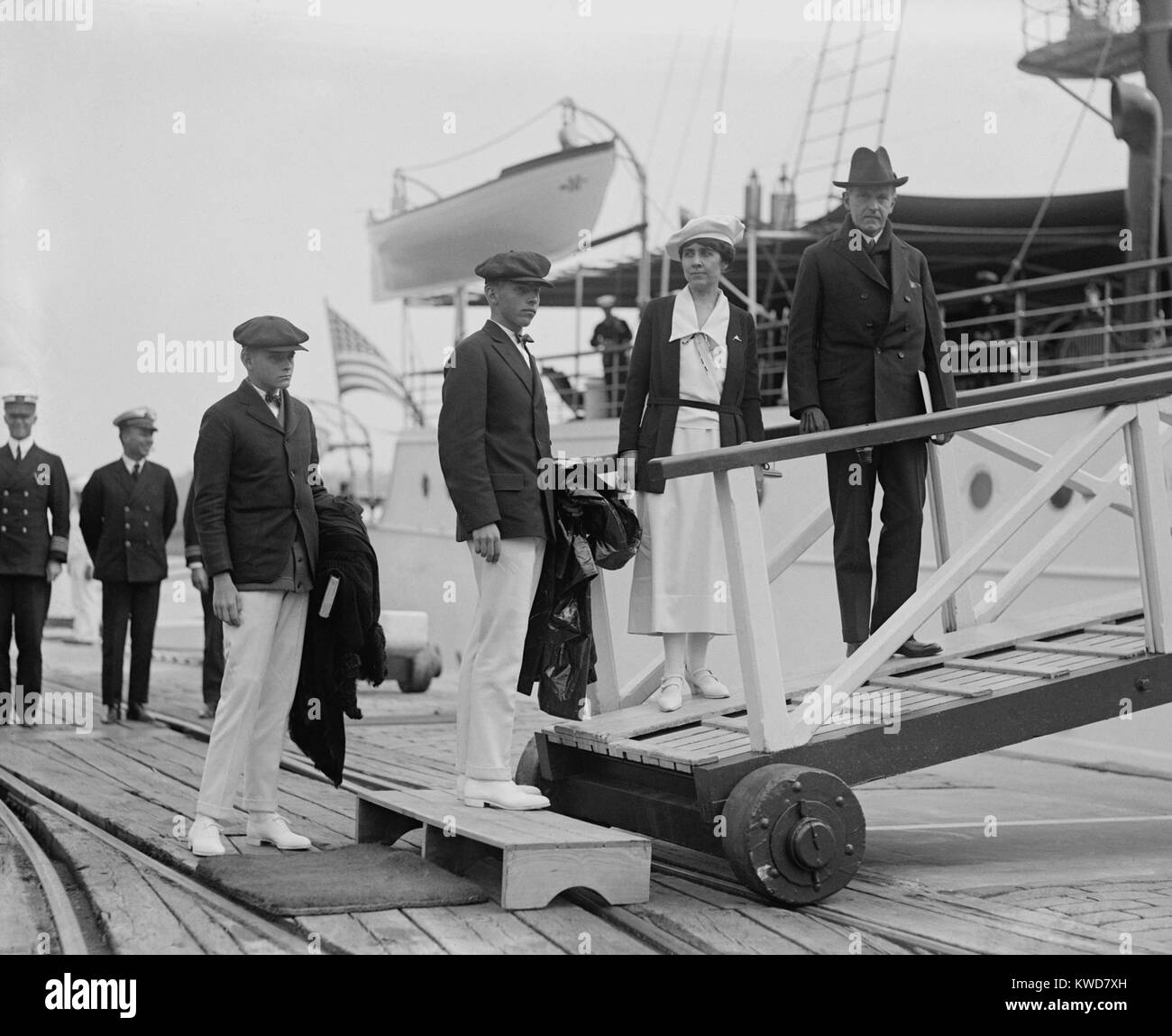 Presidente Calvin Coolidge, sua moglie grazia e i figli Giovanni e Calvin Jr., a bordo del Mayflower. Sett. 15, 1923. Frugale Coolidge goduto il lusso inusuale della vela su yacht presidenziale. (BSLOC 2015 16 20) Foto Stock