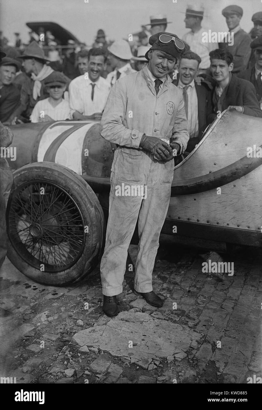 Tommy Milton era il primo due volte vincitore della 500 Miglia di Indianapolis. Milton era un avviatore a Indianapolis 500 otto volte tra 1919 e 1927. (BSLOC 2015 17 156) Foto Stock