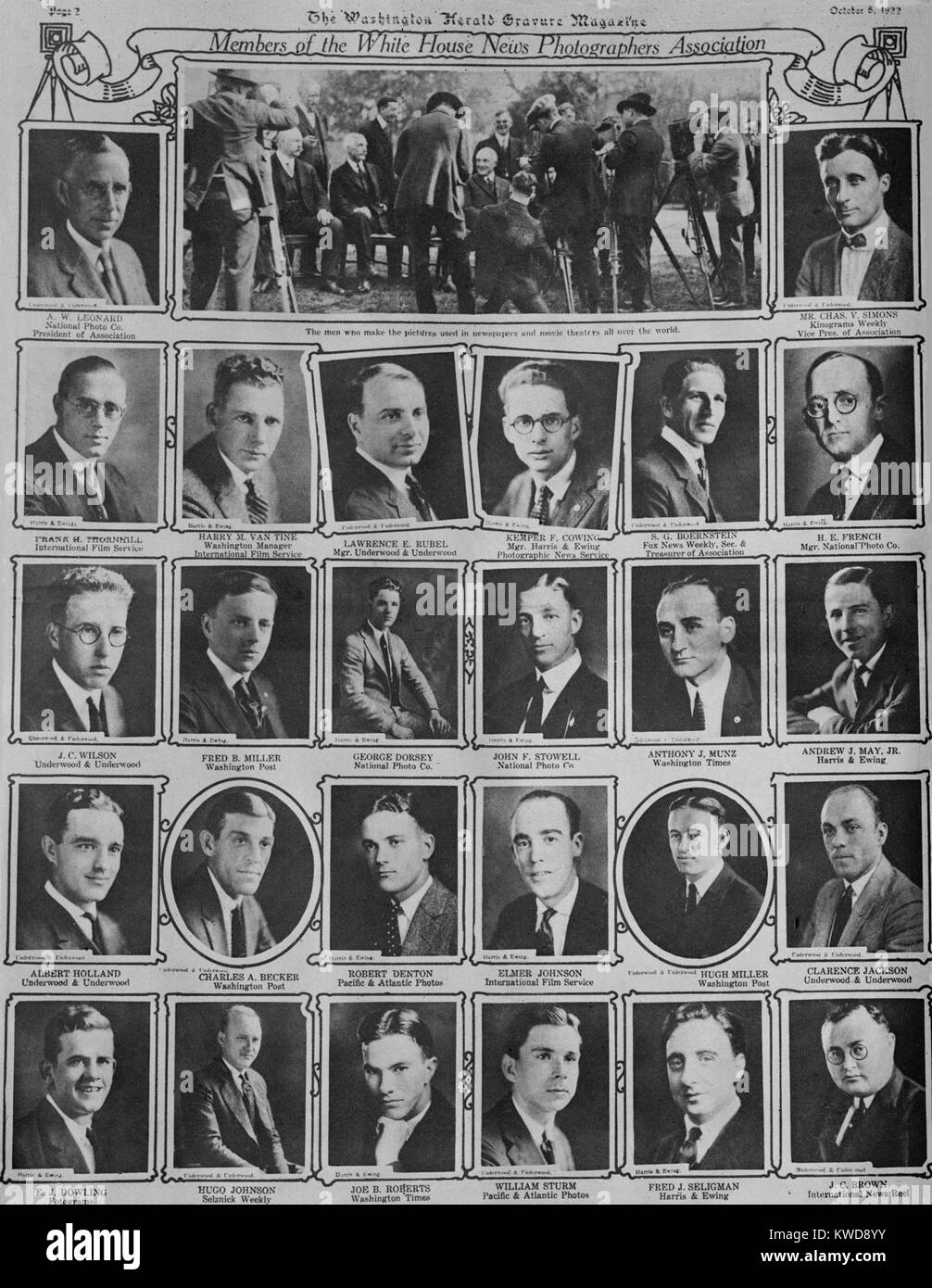 Membri della Casa Bianca Notizie Associazione Fotografi, 8 ottobre 1922. Pagina dal Washington Herald rotocalco rivista con ritratti di fotografi provenienti da diverse notizie fotografico servizi: Nazionale Società foto, Underwood & Underwood, Harris & E (BSLOC 2016 8 160) Foto Stock