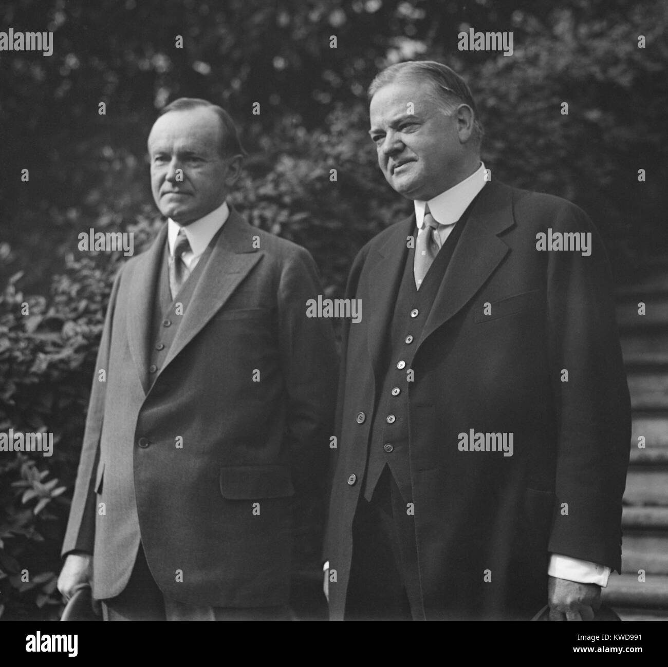 Presidente Calvin Coolidge con 1928 repubblicano candidato presidenziale Herbert Hoover. (BSLOC 2015 16 69) Foto Stock