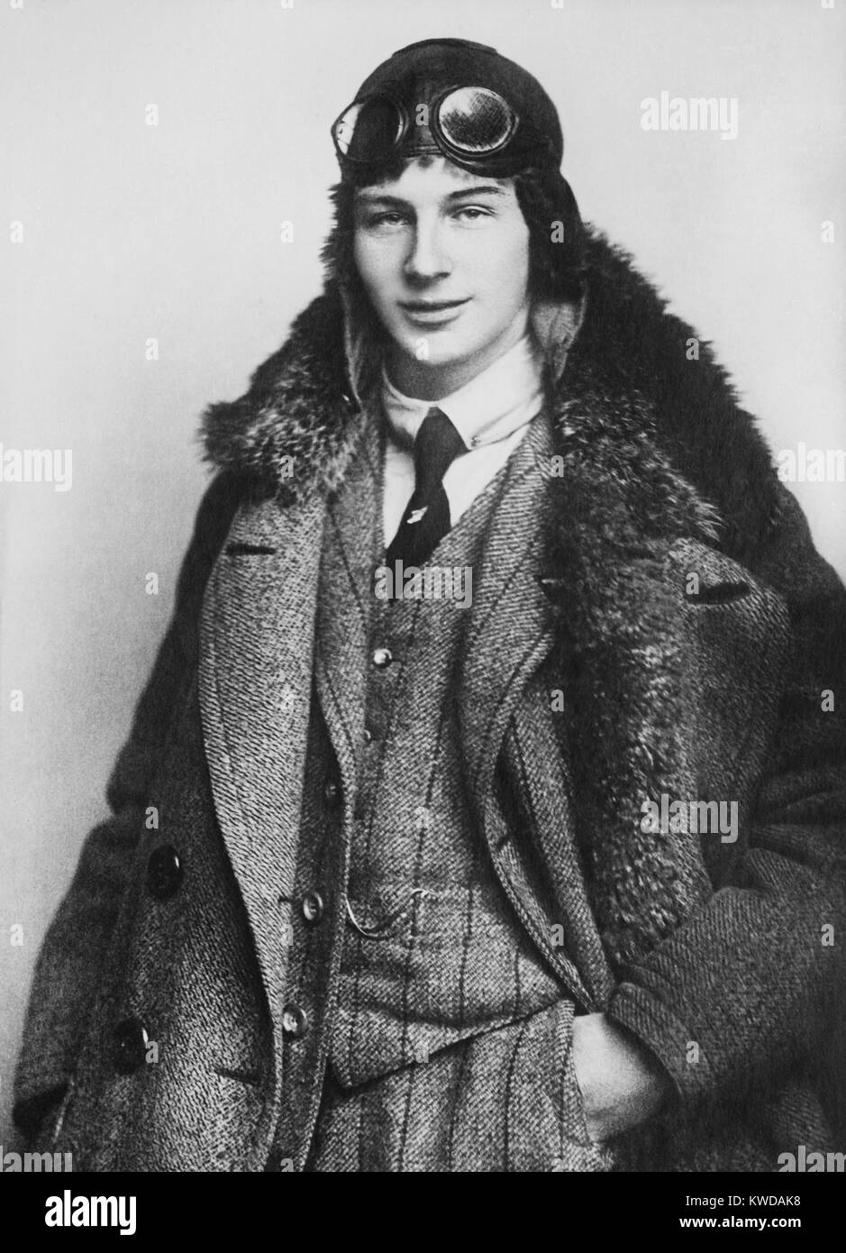 Anthony Fokker, olandese pioniere dell'aviazione nel 1912. Durante WW1 ha prodotto gli aeromobili per la Germania. Dopo la guerra ha fondato la "dutch Aircraft Factory', il predecessore di Fokker Aircraft Company (BSLOC 2016 10 142) Foto Stock
