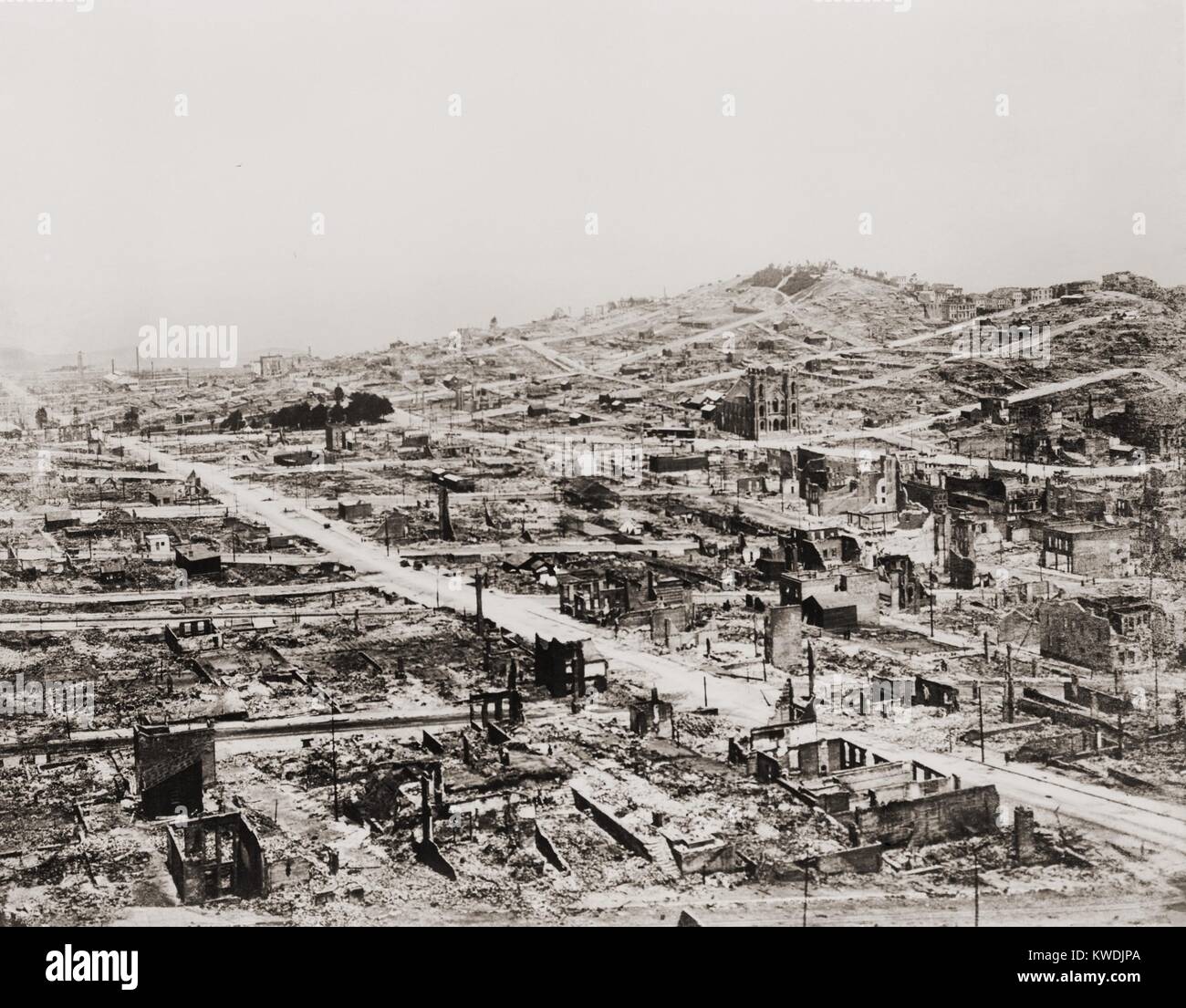 Bruciato le rovine di San Francisco dopo la 3 giorni di fuoco che seguì il terremoto del 18 aprile 1906 (BSLOC 2017 17 20) Foto Stock