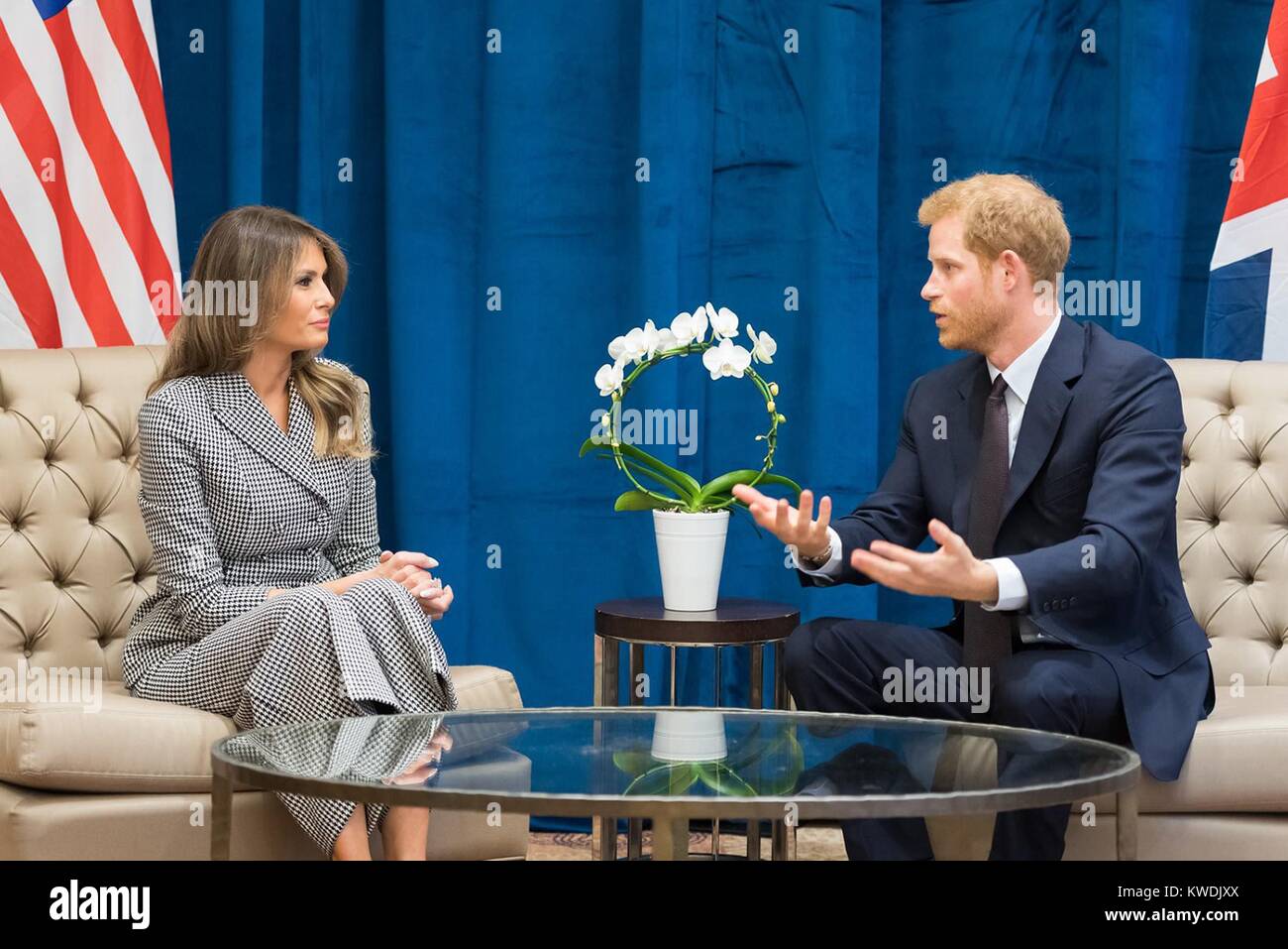 La First Lady Melania Trump e il principe Harry alla INVICTUS GAMES a Toronto in Canada. Il 7 settembre 27, 2017, la First Lady ha guidato la delegazione statunitense al INVICTUS GIOCHI, dove ha frequentato le cerimonie di apertura. INVICTUS giochi è un evento sportivo di feriti, feriti e malati di militari e le donne (BSLOC 2017 19 7) Foto Stock