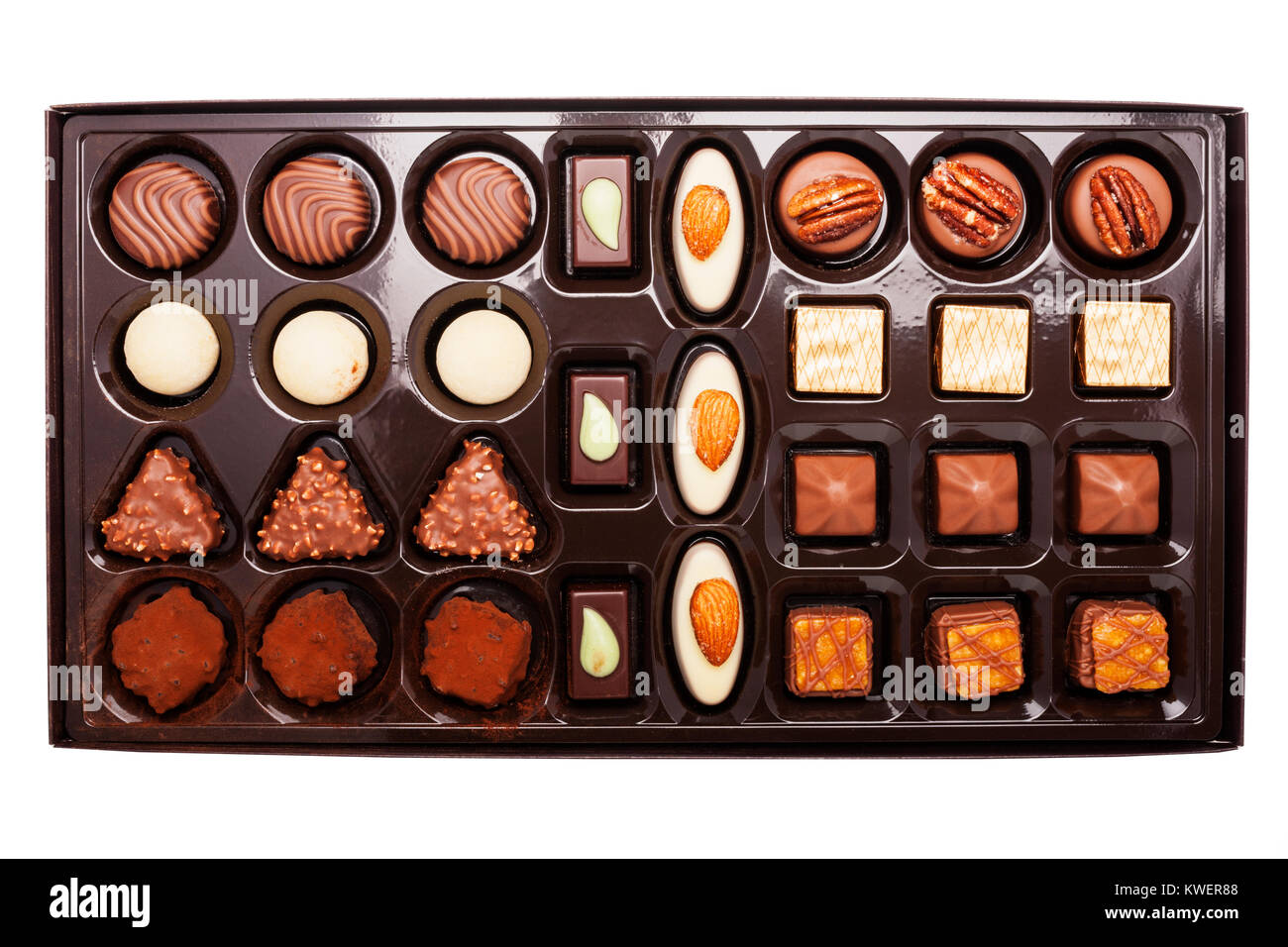 Una scatola di M&S cioccolato svizzero su sfondo bianco Foto Stock
