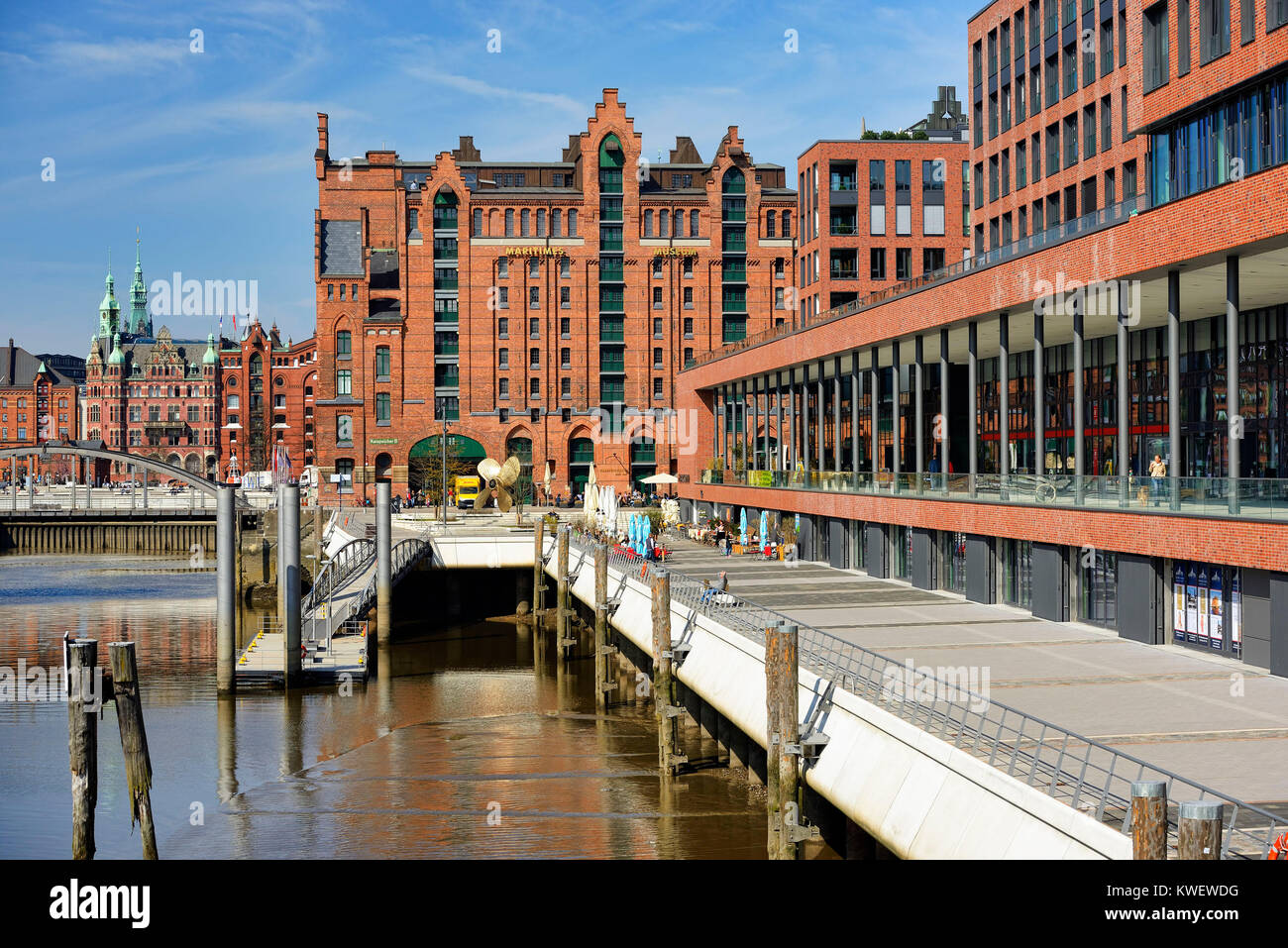 International Maritime Museum e Elbarkaden nella città portuale di Amburgo, Germania, Europa, Internationales Maritimes Museum und Elbarkaden in der H Foto Stock