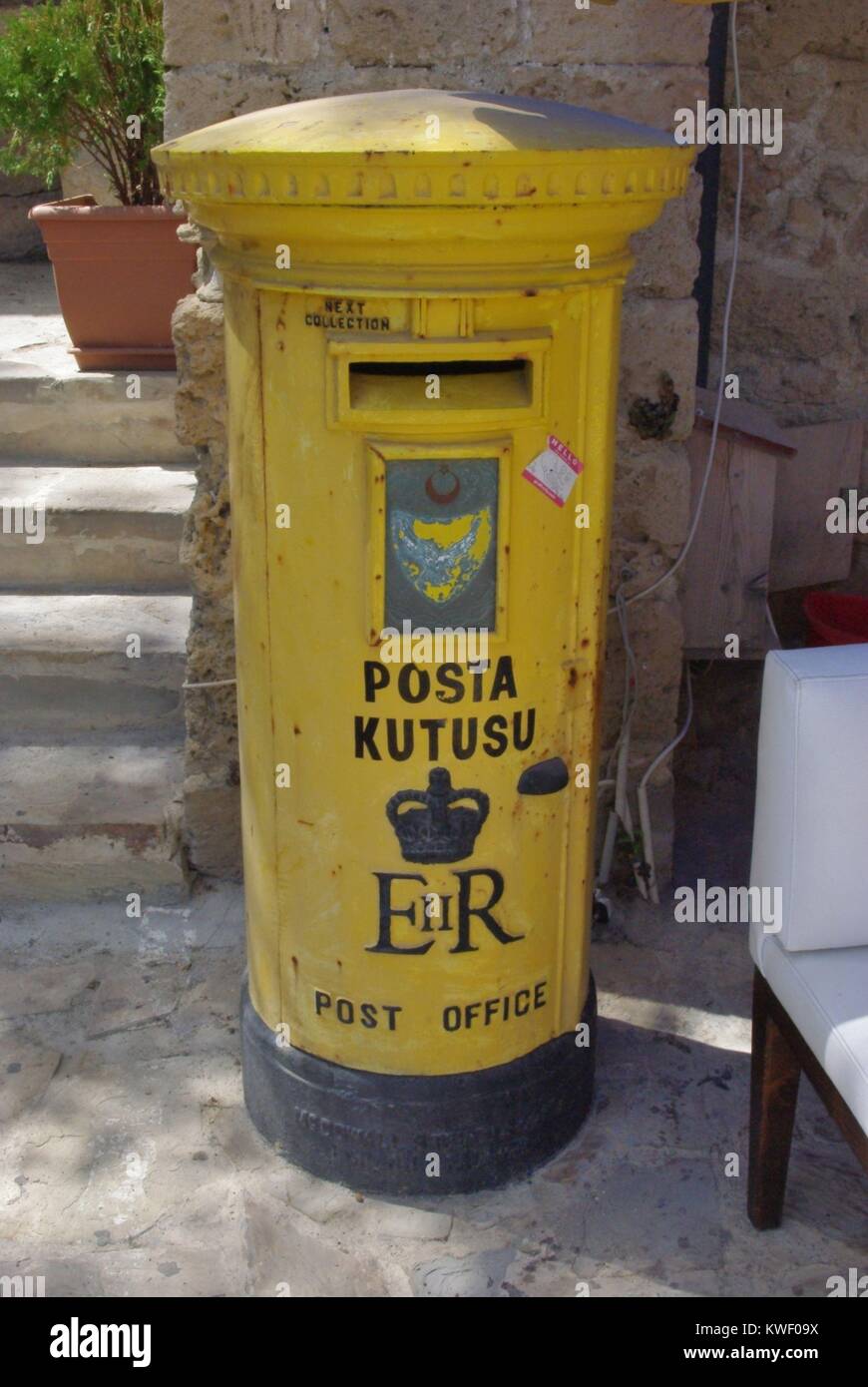 Una in stile britannico di casella postale in Kyrenia/Girne, Repubblica Turca di Cipro del Nord Foto Stock