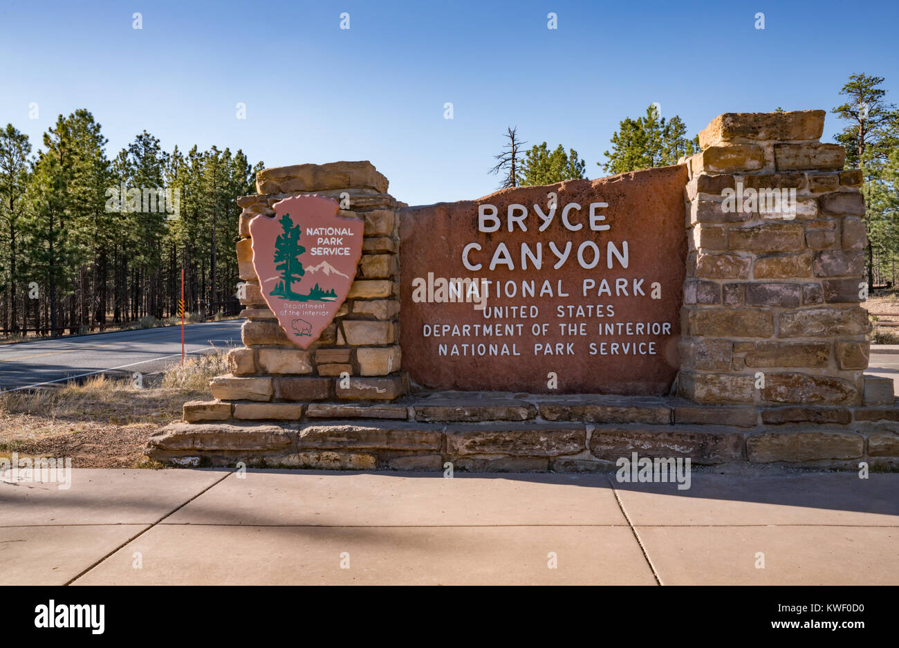 BRYCE, Utah - Ottobre 20, 2017: Segno di entrata al Parco Nazionale di Bryce Canyon nel Bryce, Utah Foto Stock