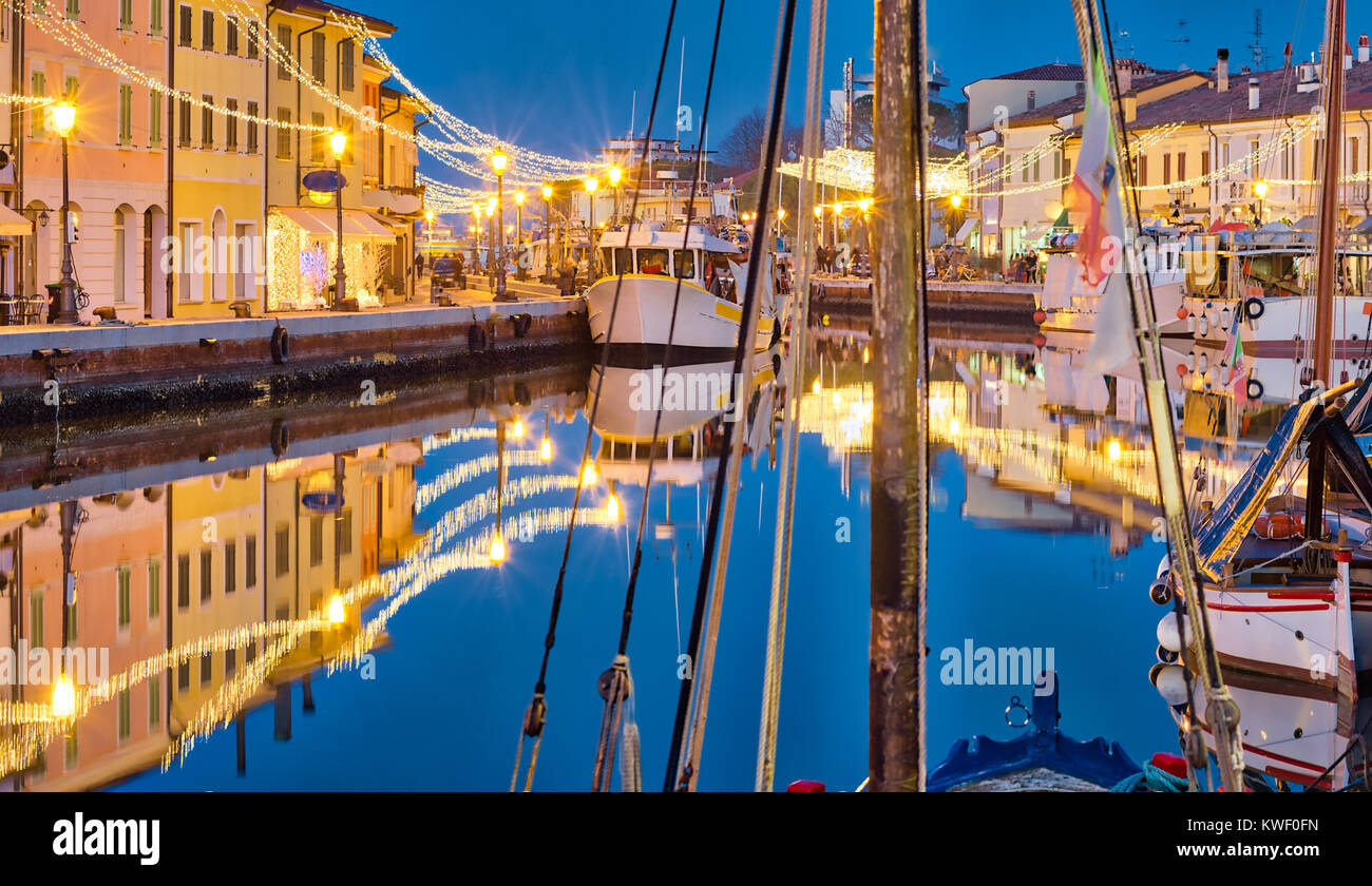 Ora Blu al tramonto sul porto canale di Cesenatico, migliore destinazione turistica della Riviera Romagnola in Italia Foto Stock