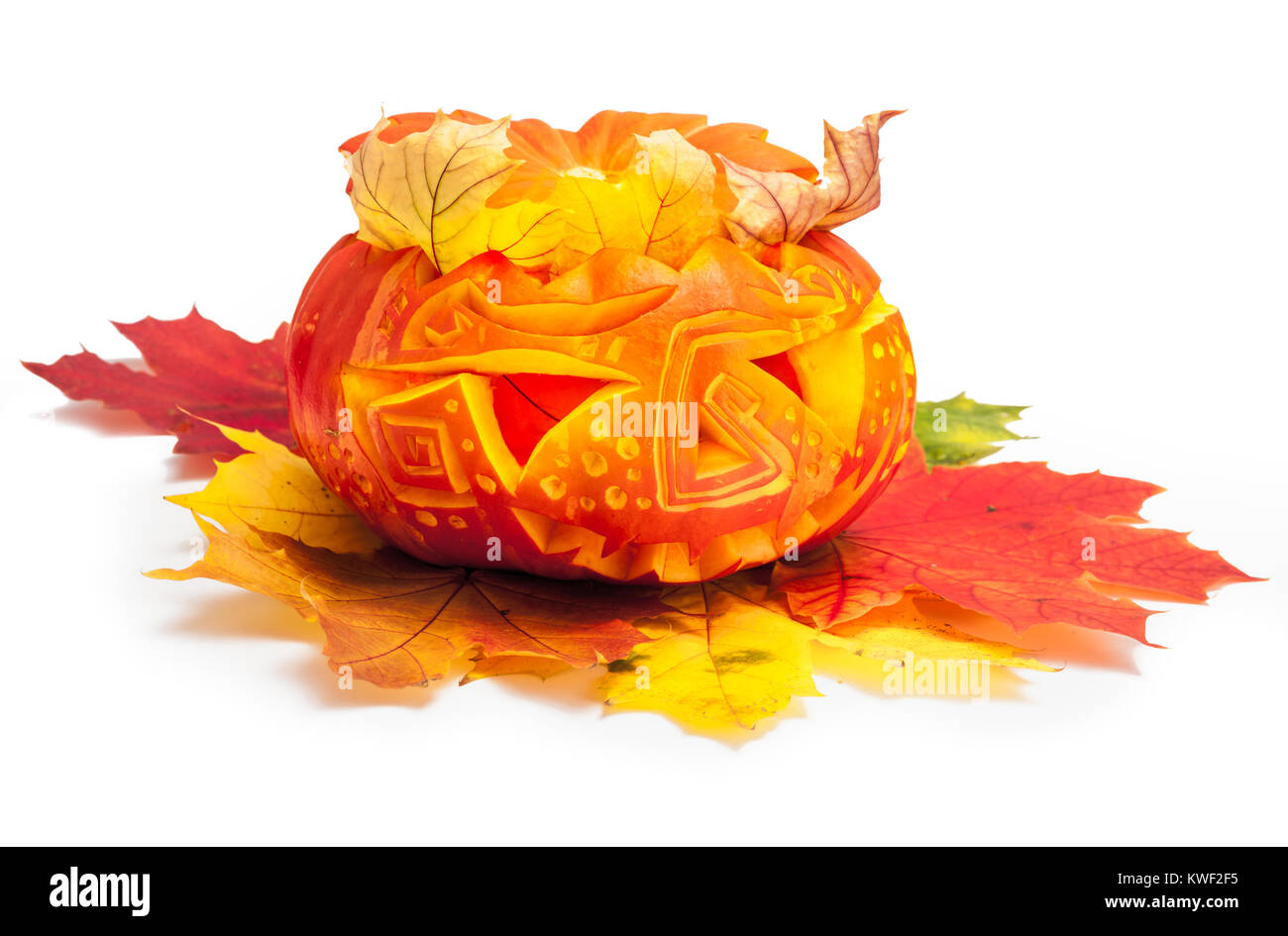 Zucca di Halloween isolato su bianco Foto Stock