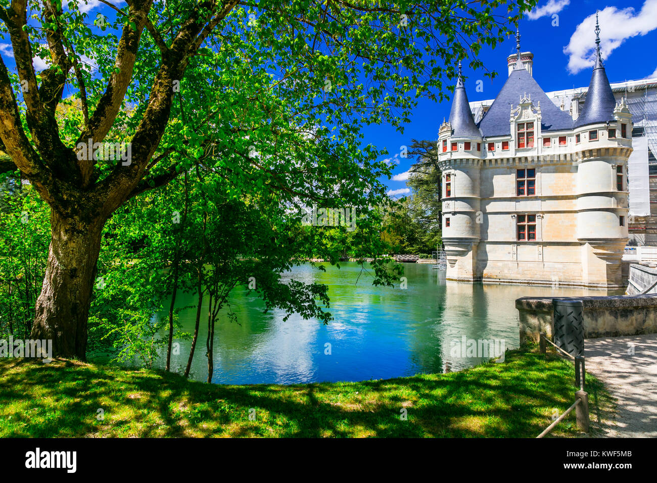 Impressionante Azay-le-Rideau castello medievale,della Valle della Loira, Francia. Foto Stock