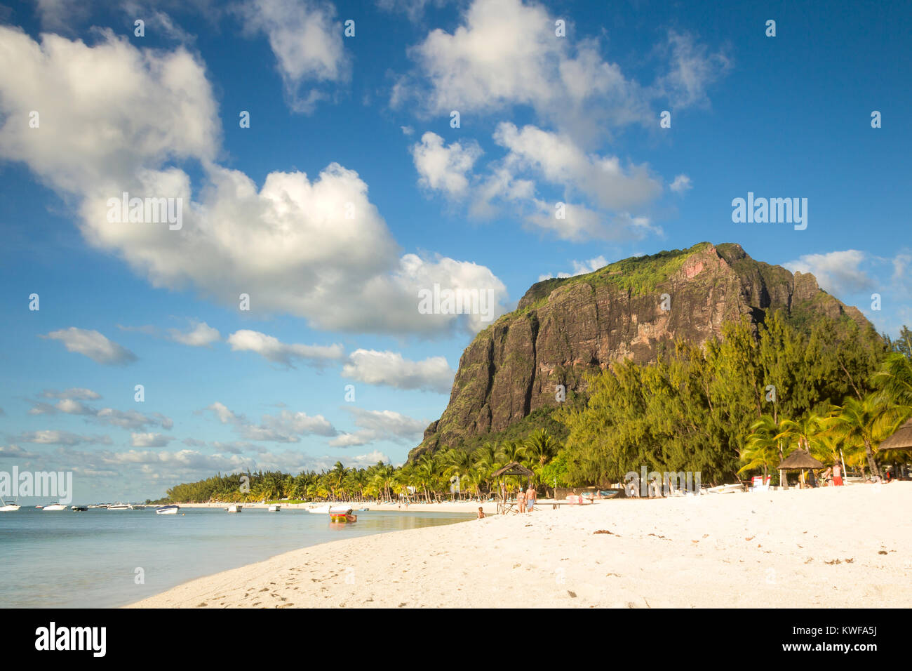 Le Morne Brabant e Spiaggia di Le Morne in Mauritius, Africa. Foto Stock