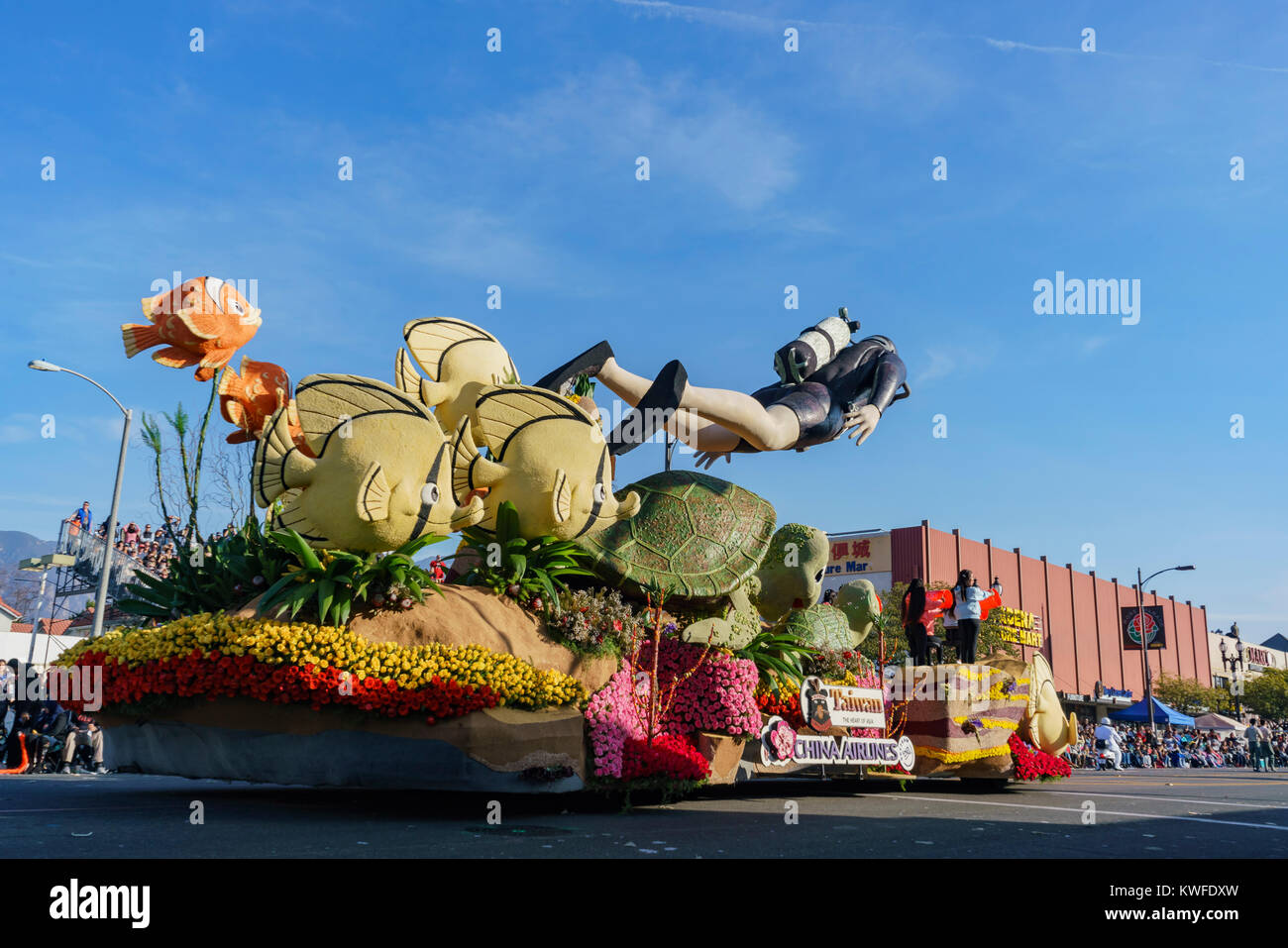 Pasadena, 1 gen: Taiwan China Airlines il galleggiante nel famoso Rose Parade - America del nuovo anno celebrazione il Jan 1, 2017 a Pasadena, in California, uni Foto Stock